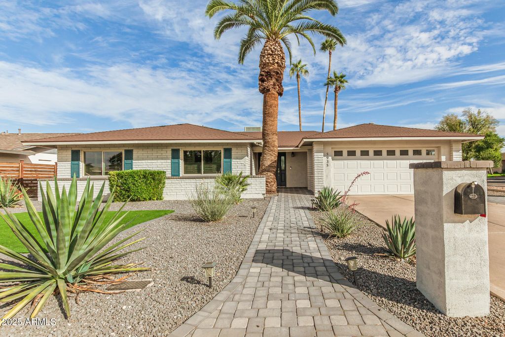 Photo of 5935 S Lakeshore Drive, Tempe, AZ 85283 (MLS # 6950944)