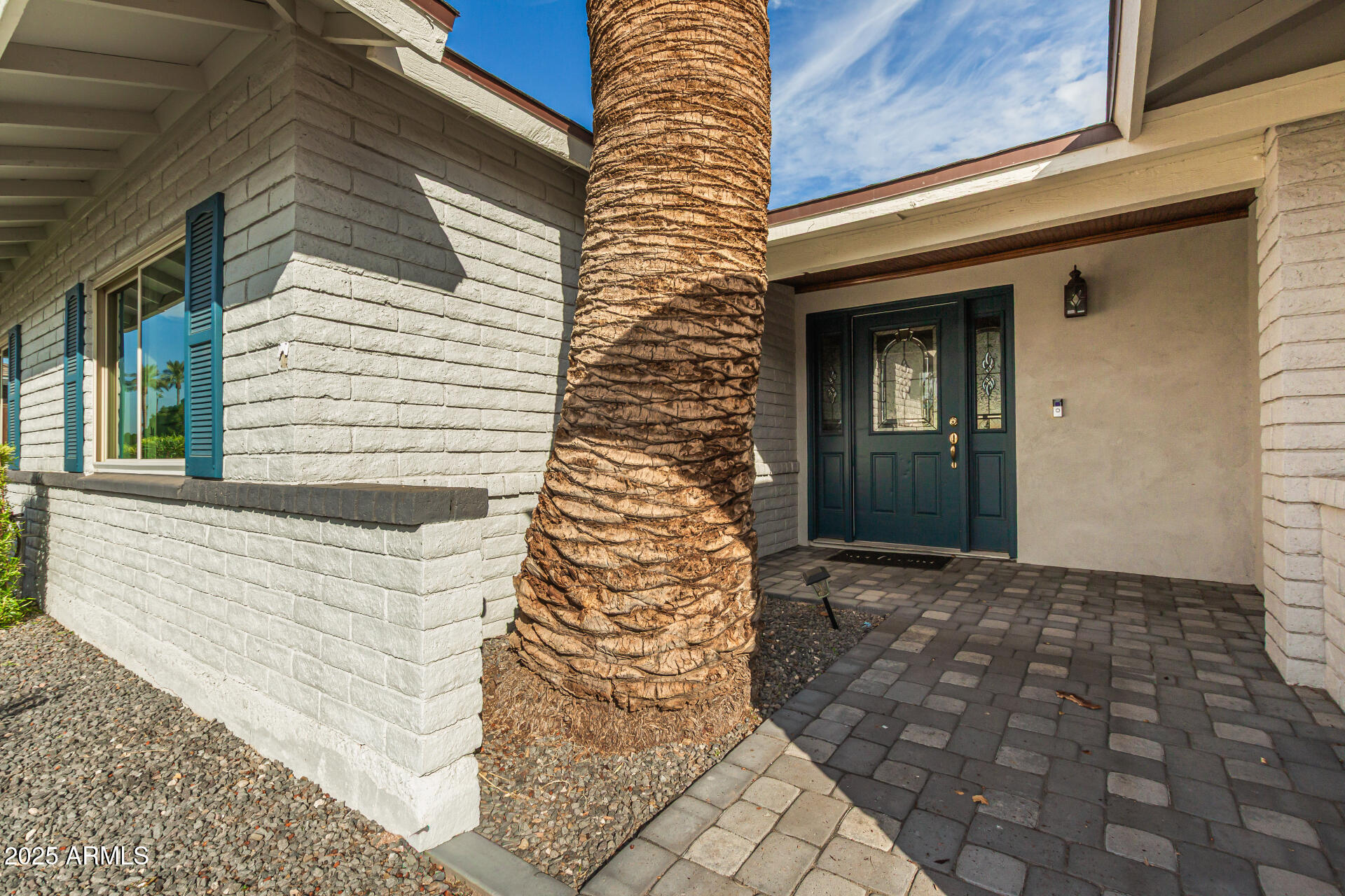 5935 S LAKESHORE Drive