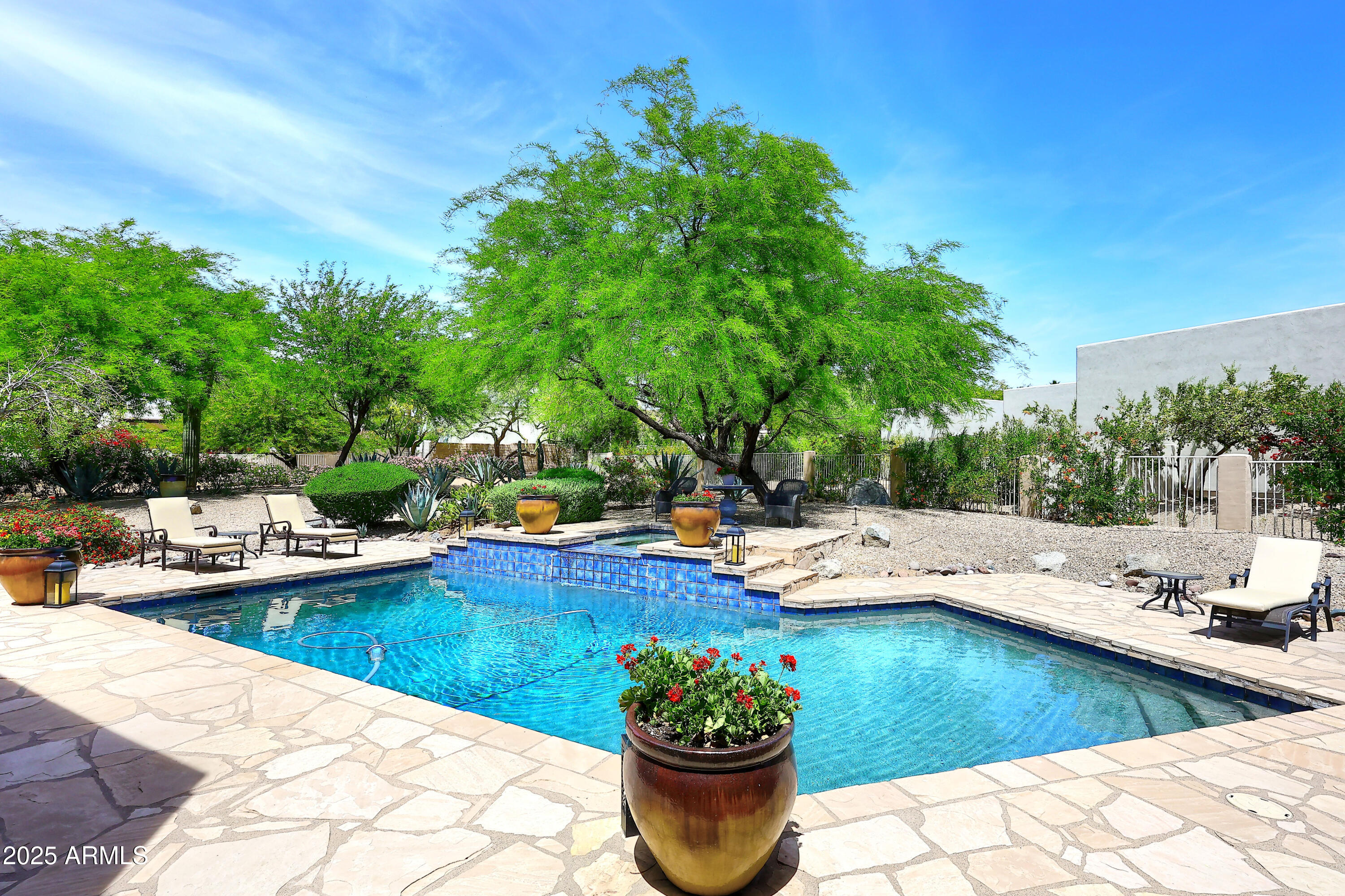 8230 E VIA DEL SOL Drive