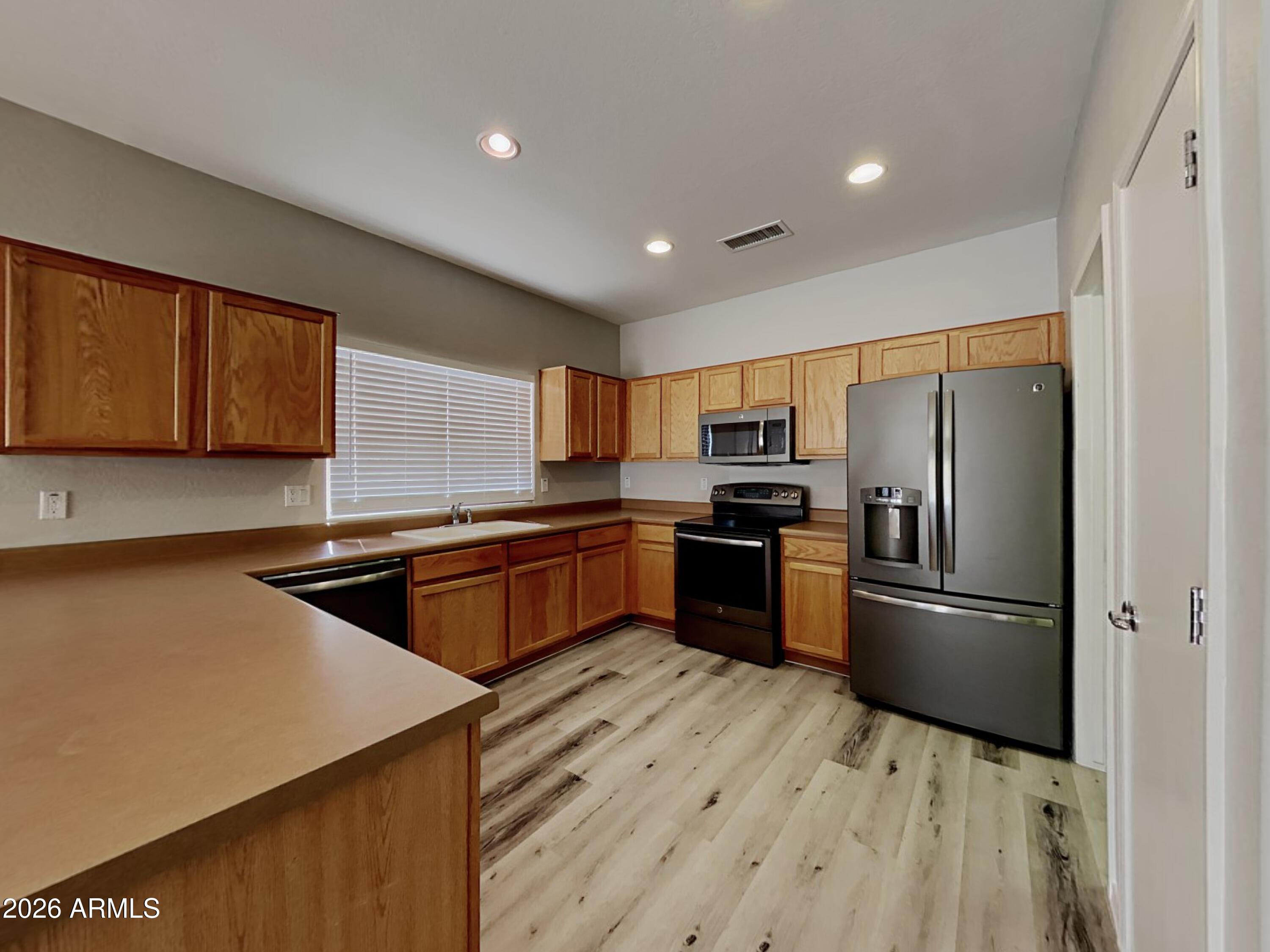 10114 E KILAREA Avenue