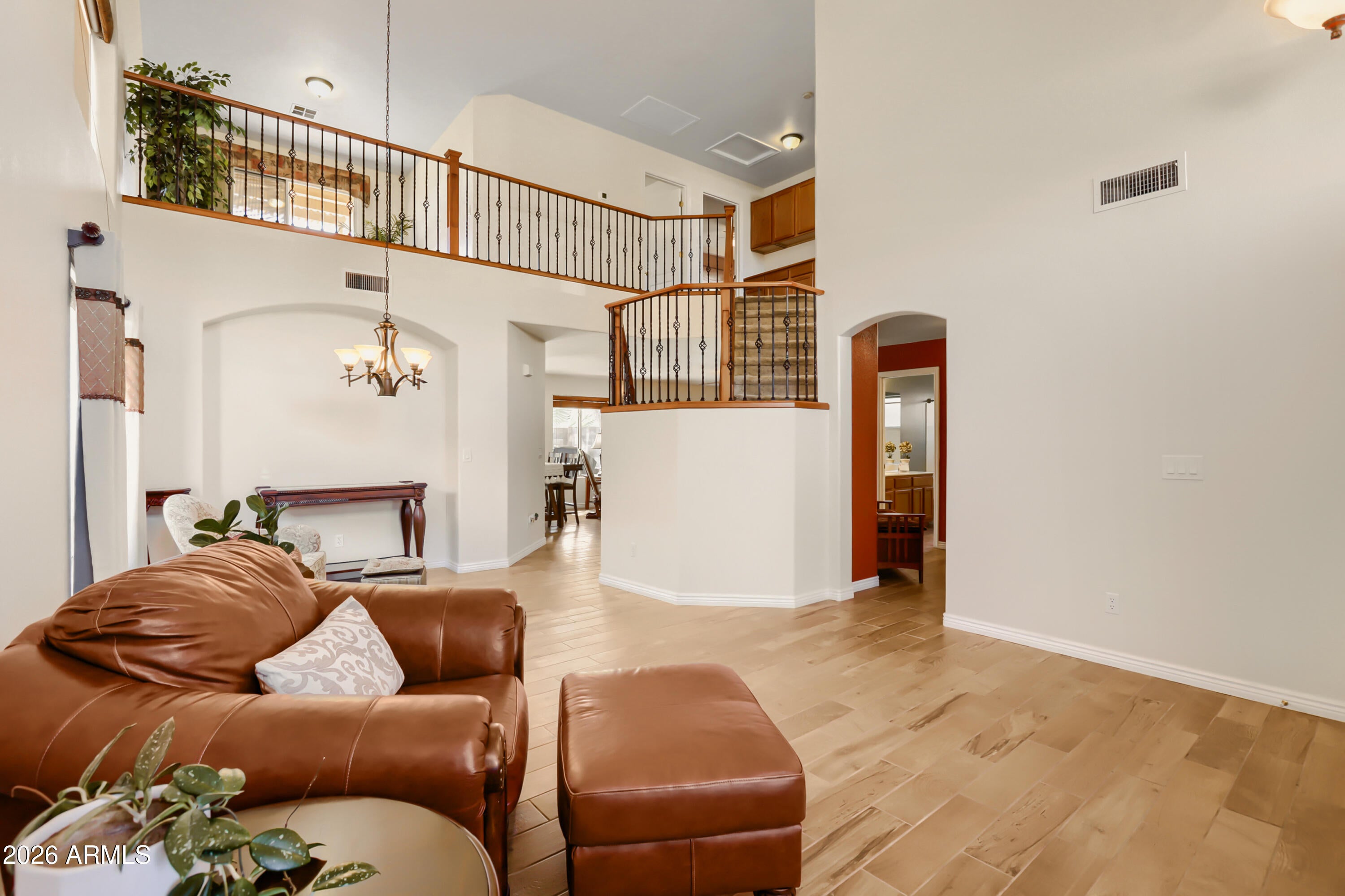 233 W GROVERS Avenue