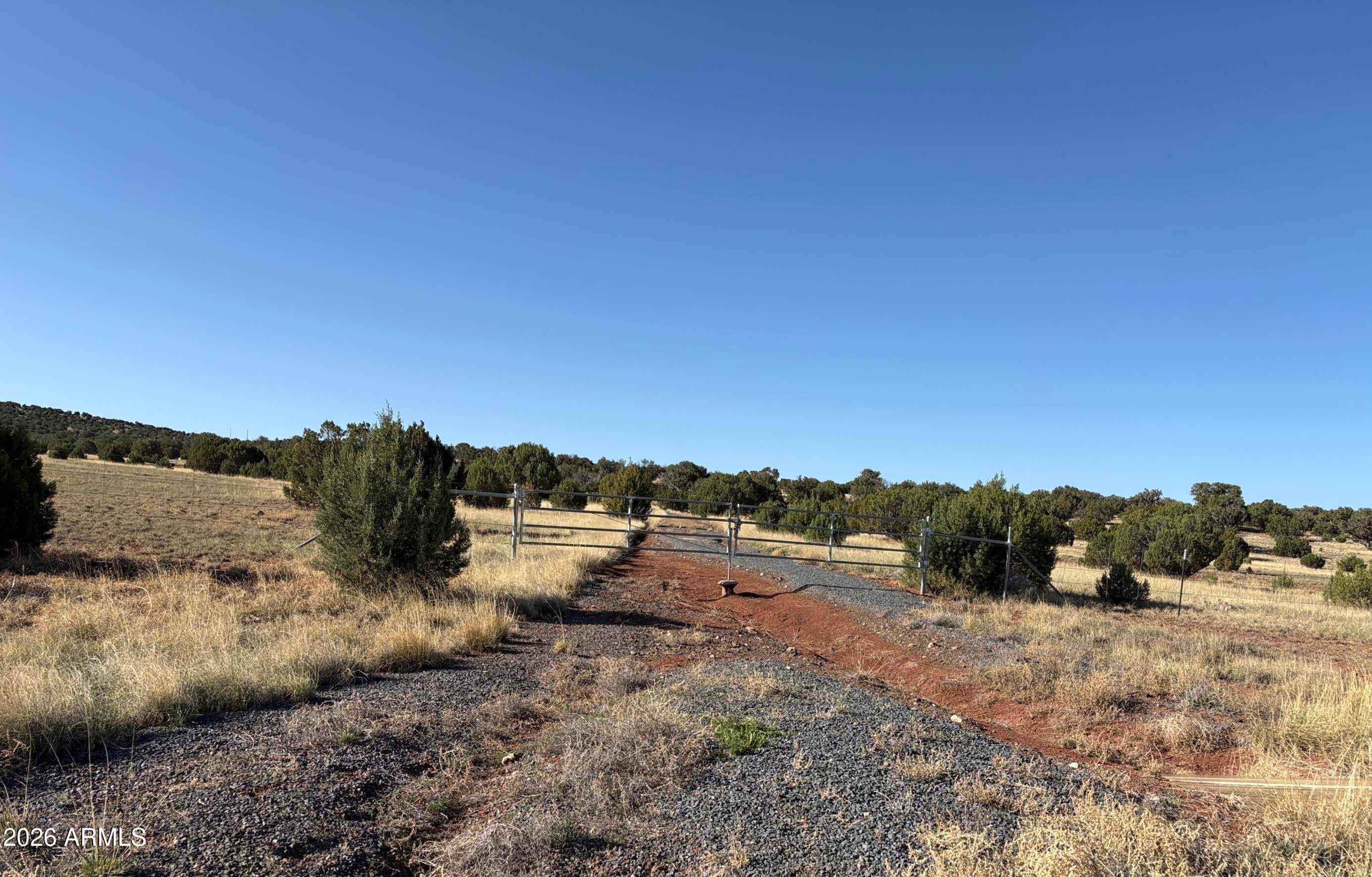 16 County Rd N8483 -- -