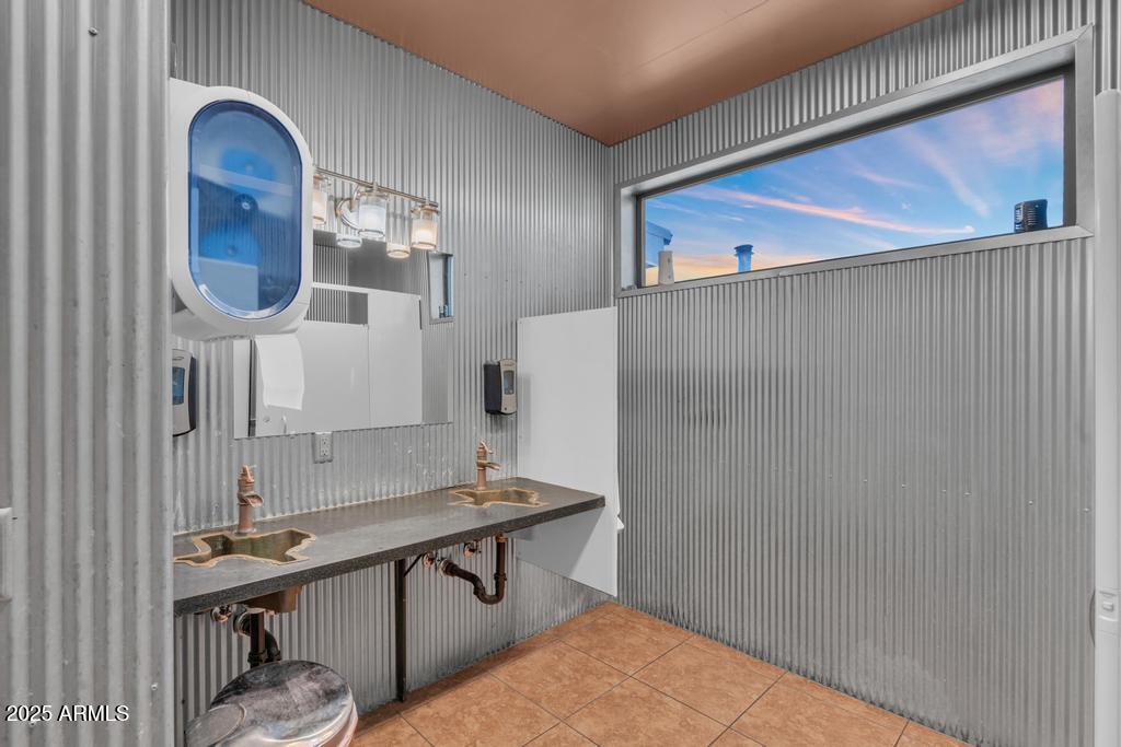 WILLCOX - Commercial Sale