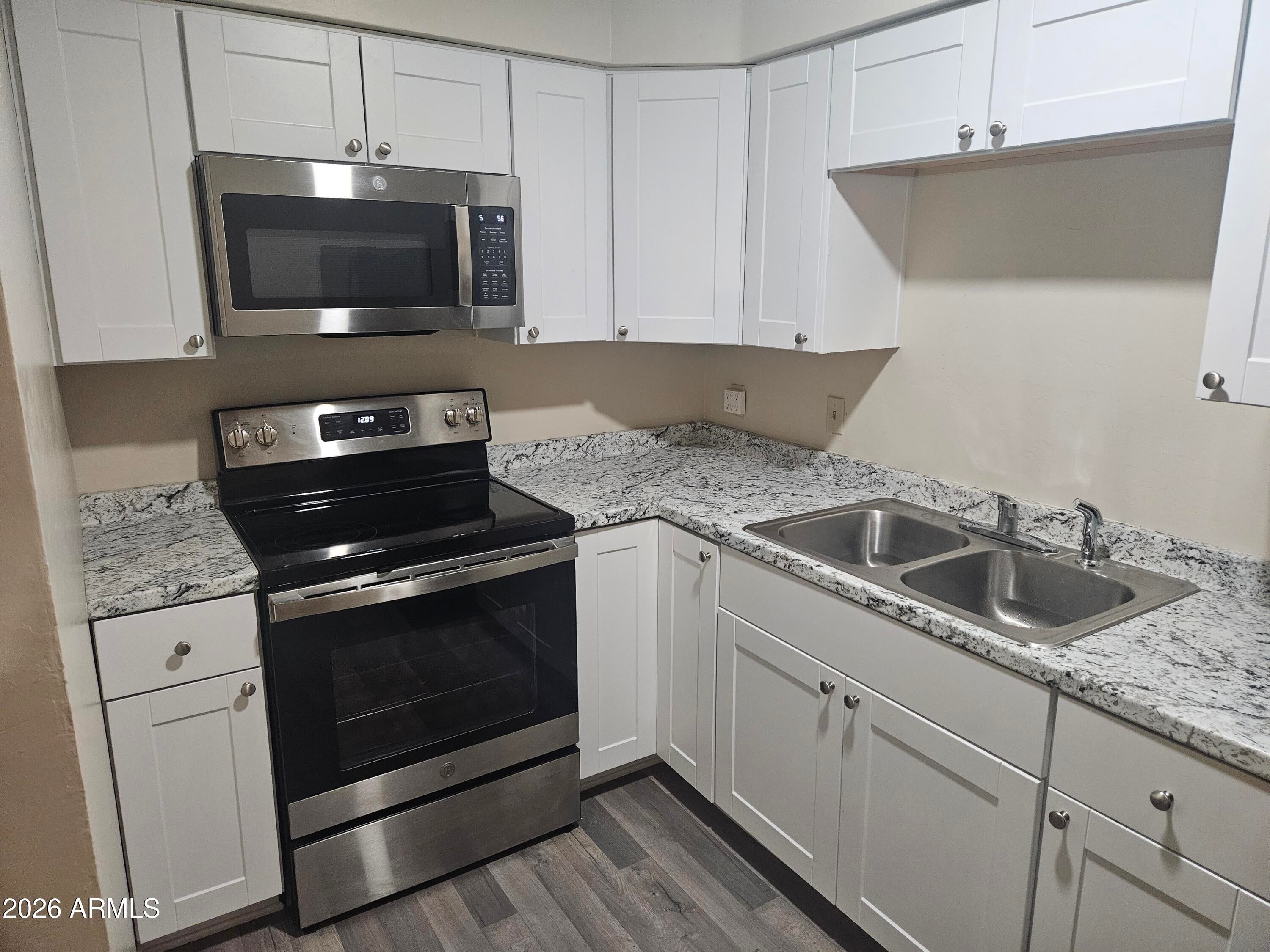 1620 N WILMOT Road D-174