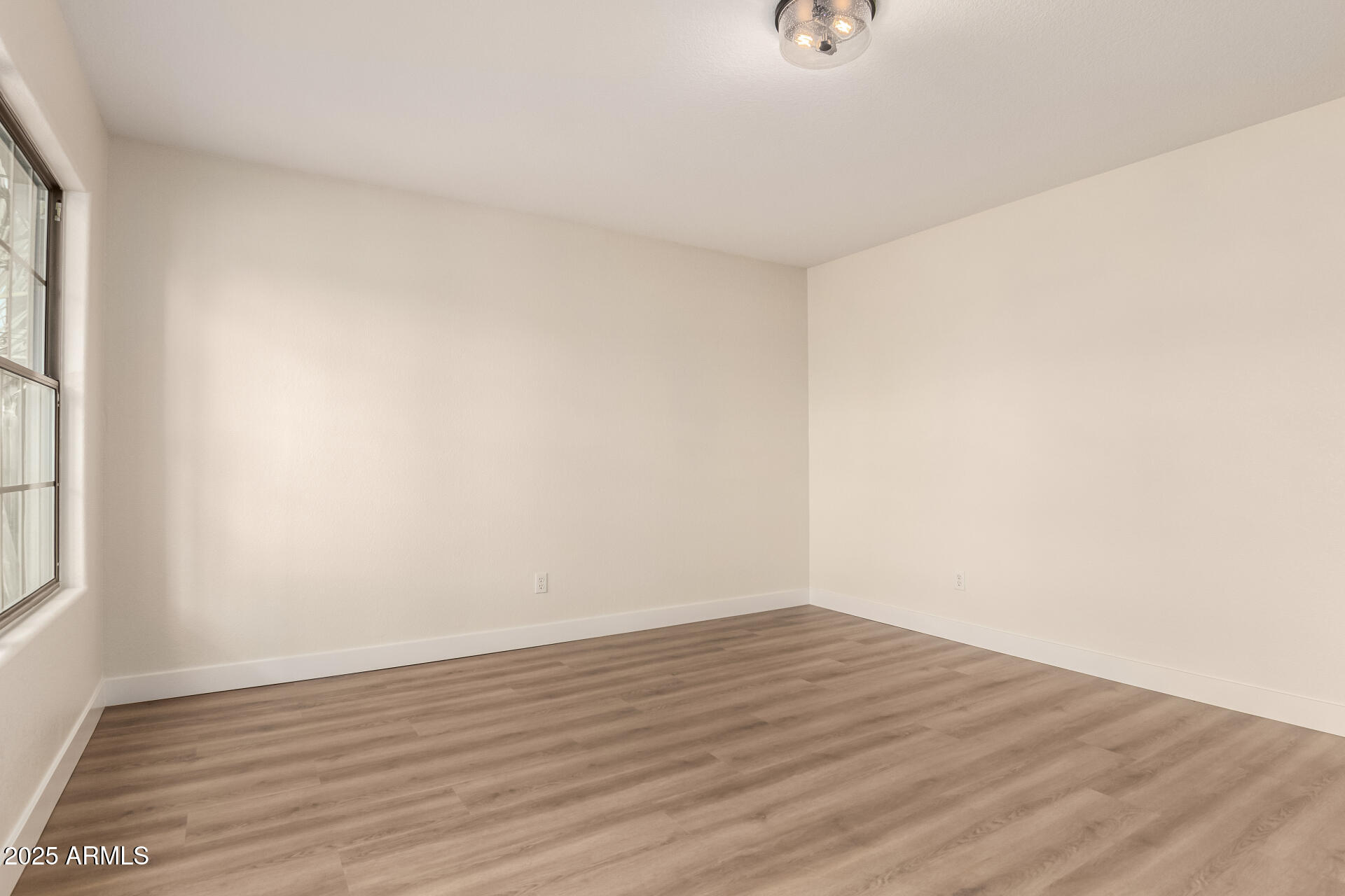 3221 W BEAUBIEN Drive