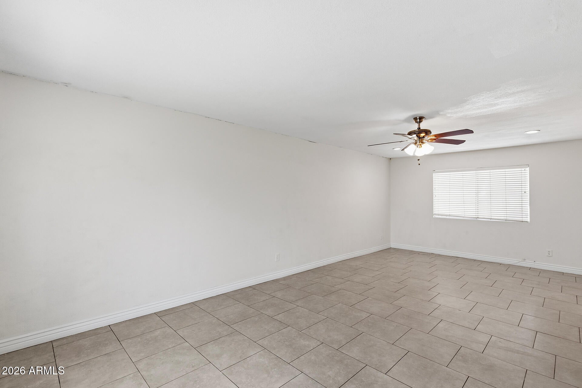 3109 W LOMA Lane