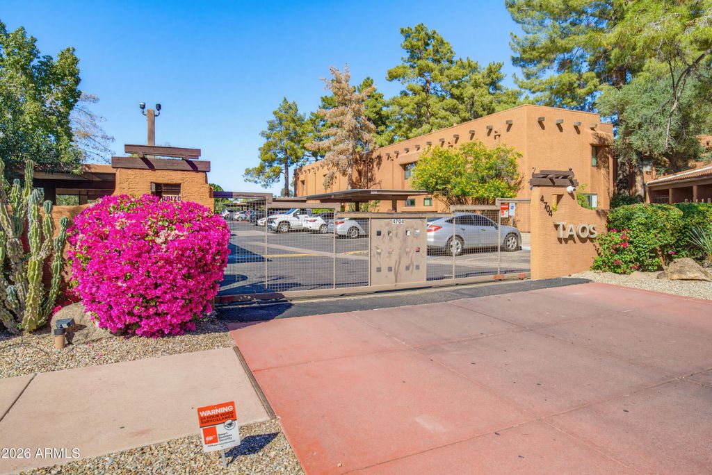 Photo of 4704 E Paradise Village Parkway N #303, Phoenix, AZ 85032 (MLS # 6999942)