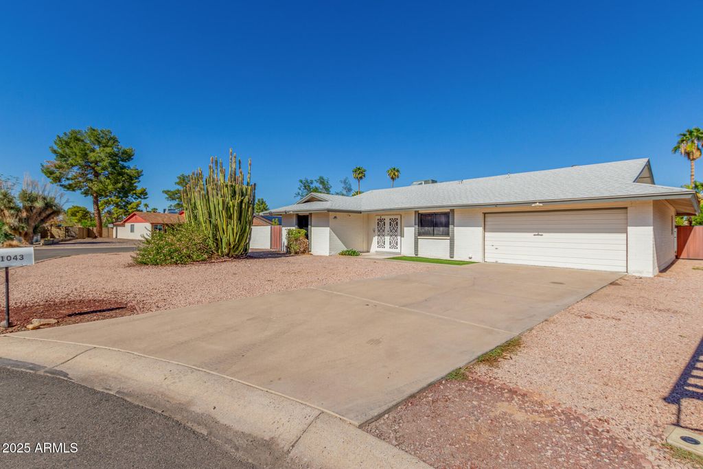 Photo of 1043 S 74th Place, Mesa, AZ 85208 (MLS # 6928489)