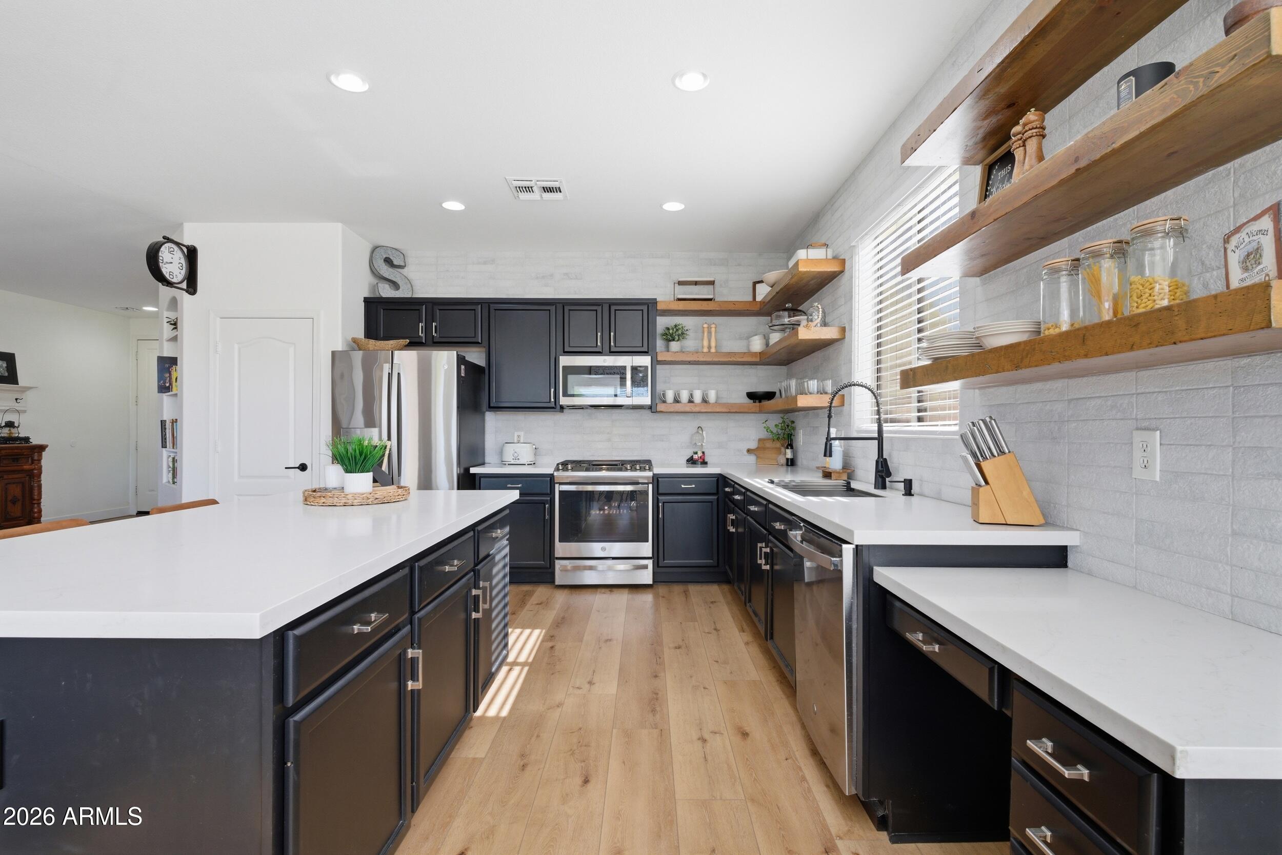 9339 W PONTIAC Drive