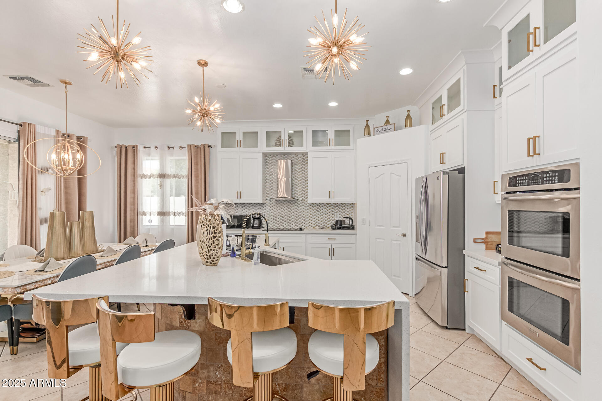 84 E JOSEPH Way