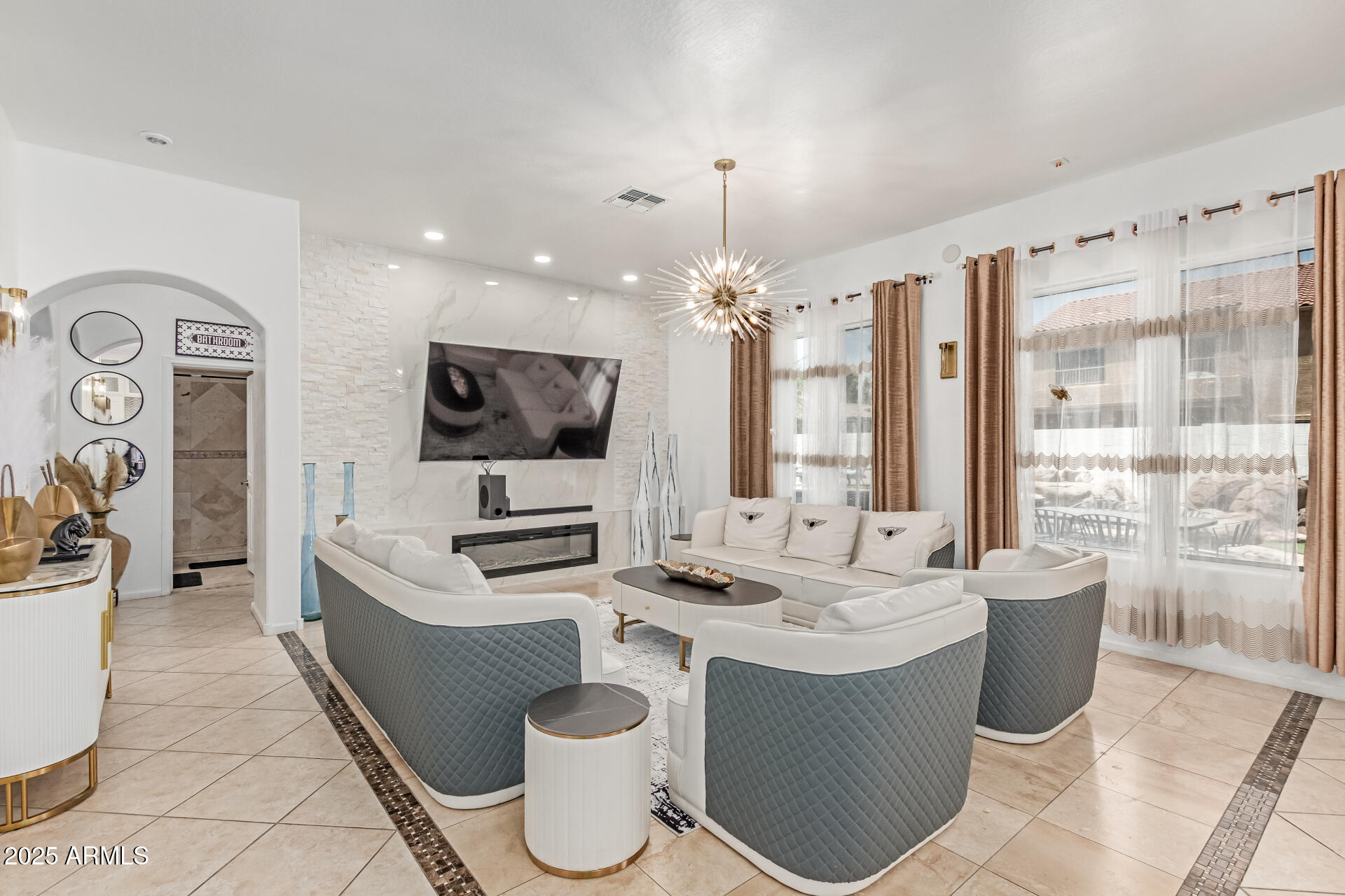 84 E JOSEPH Way