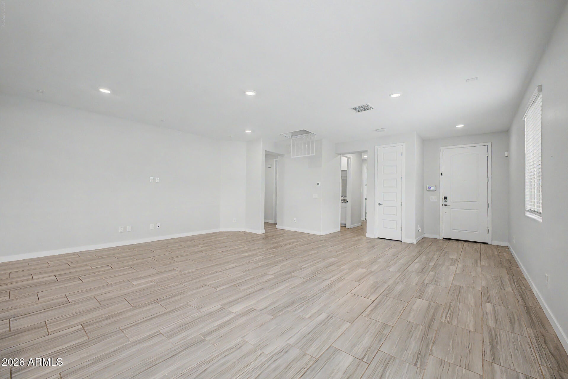 327 W Tamarack Drive