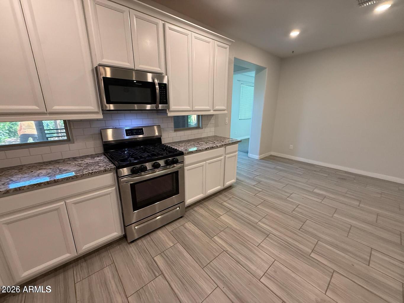 327 W Tamarack Drive