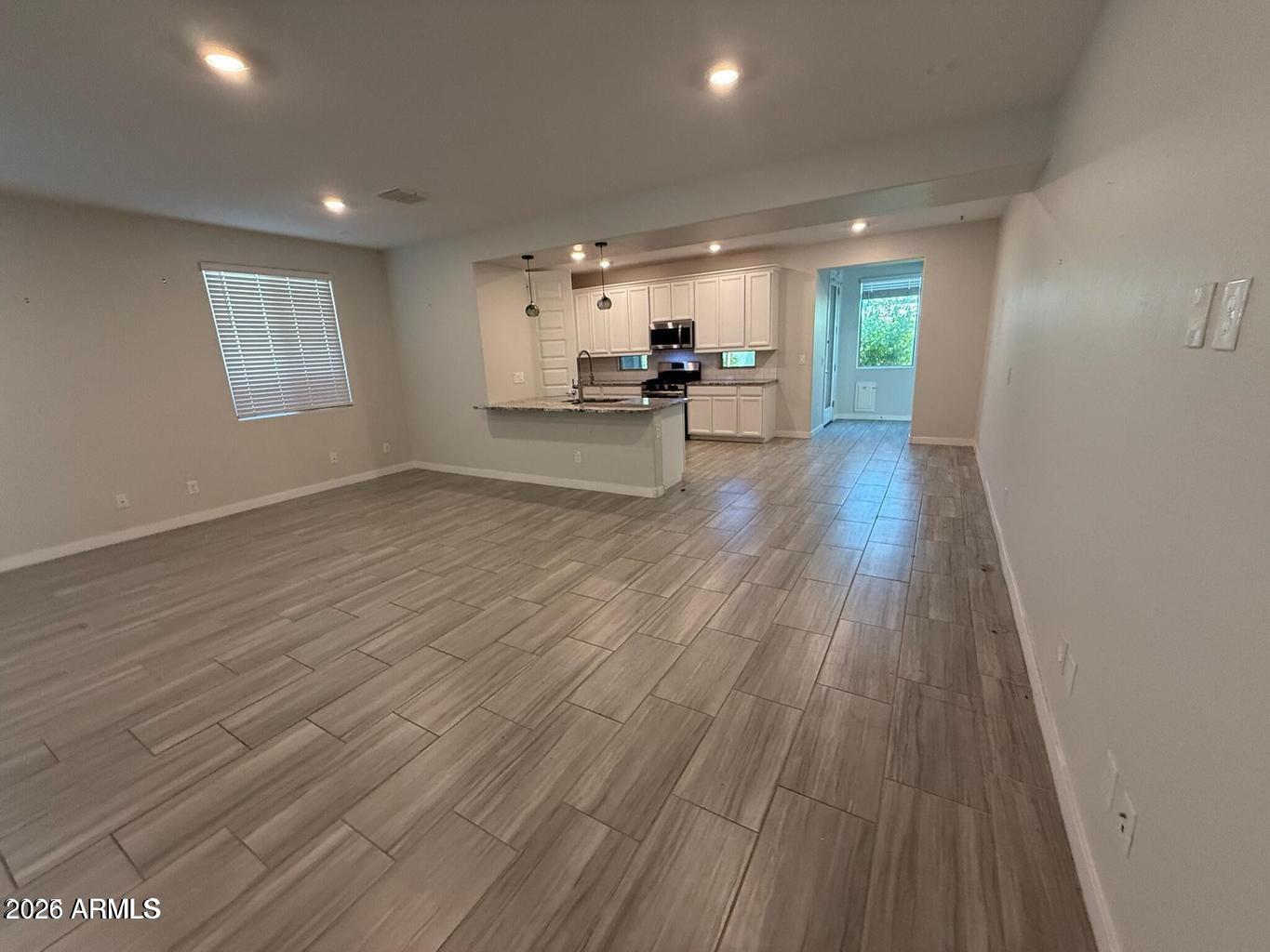 327 W Tamarack Drive