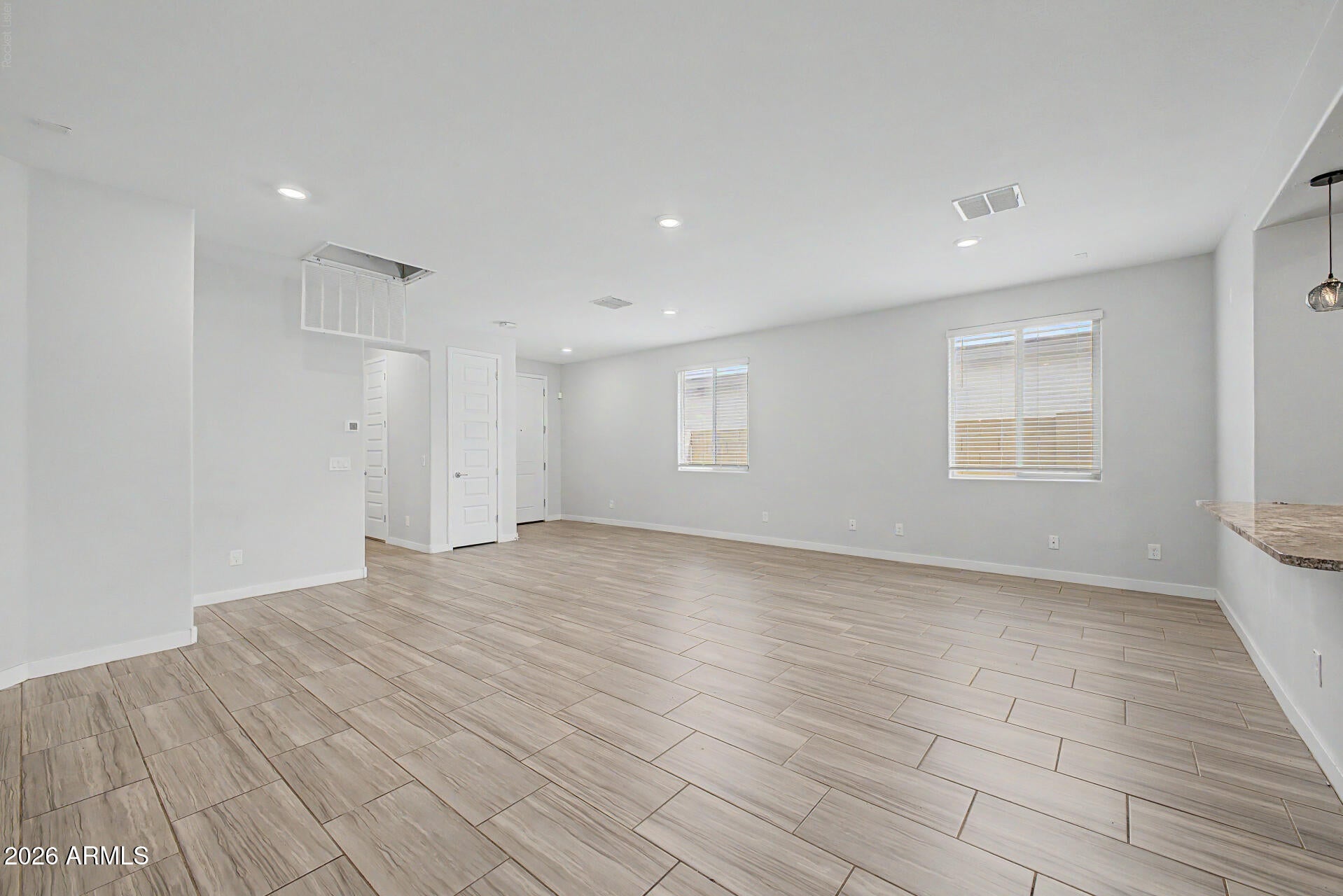 327 W Tamarack Drive