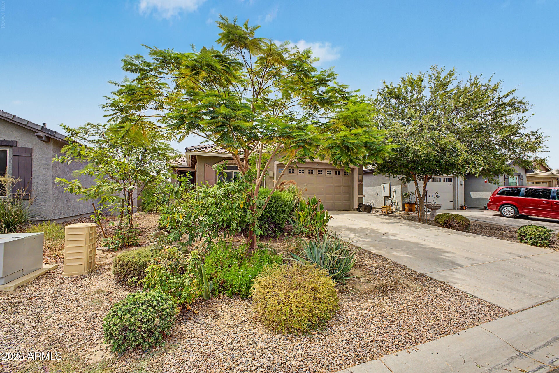 327 W Tamarack Drive