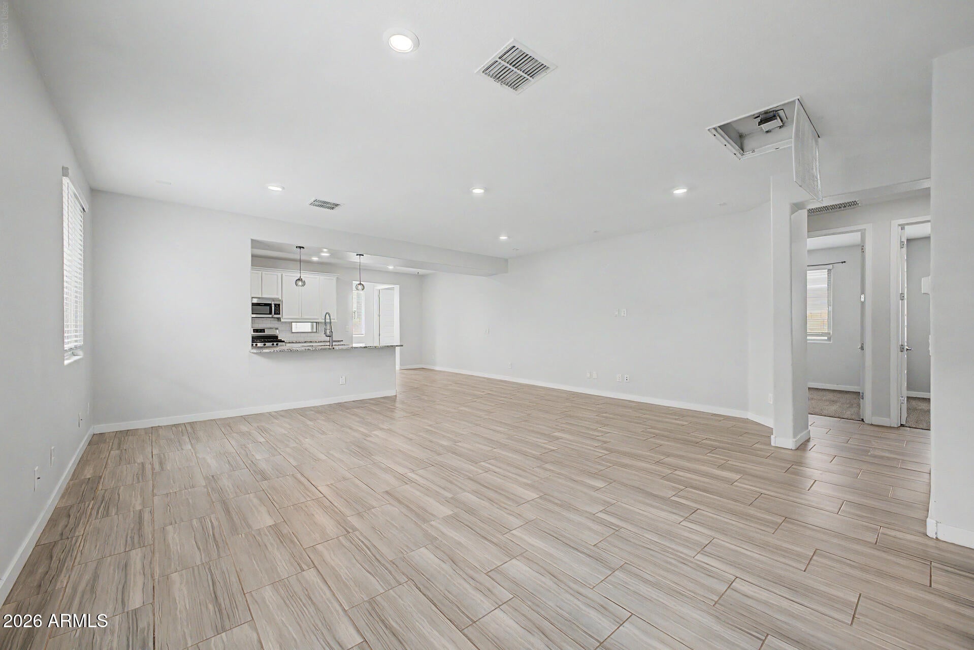 327 W Tamarack Drive