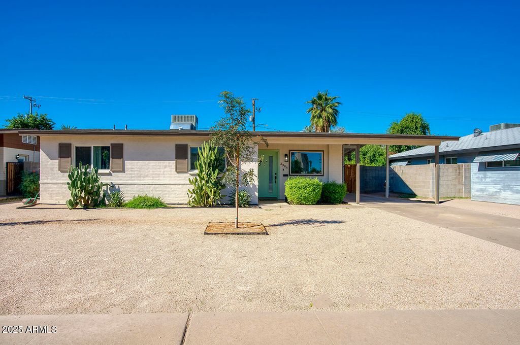 Photo of 3308 N 6th Avenue, Phoenix, AZ 85013 (MLS # 6937756)