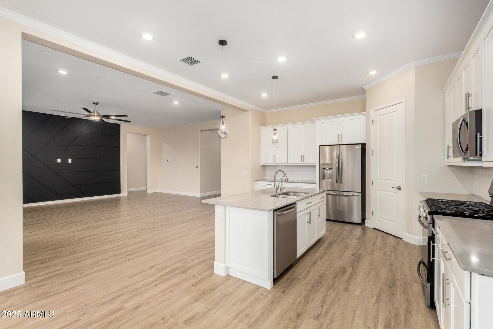 16987 W SAGUARO PARK Lane