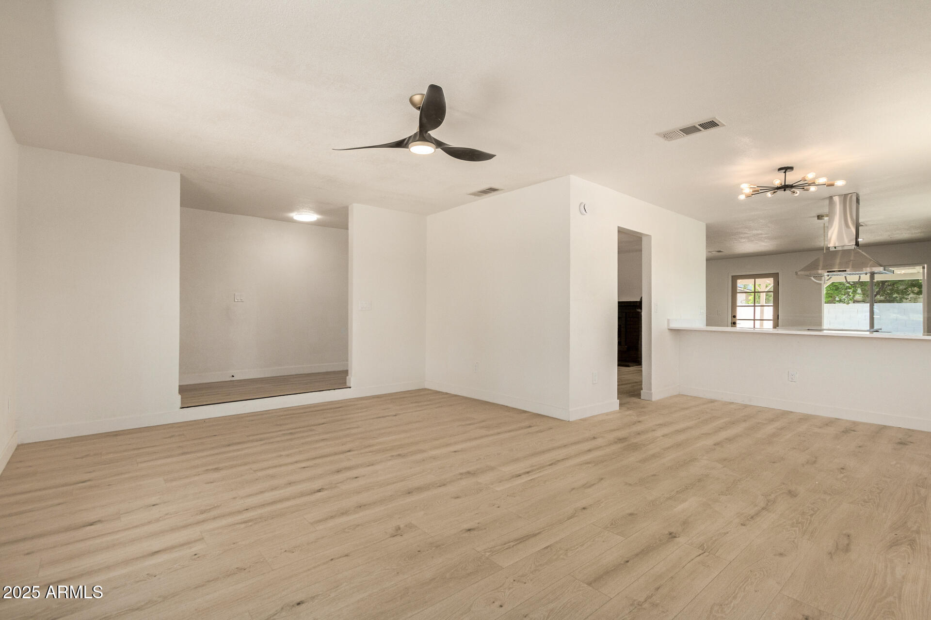2937 E GARNET Circle