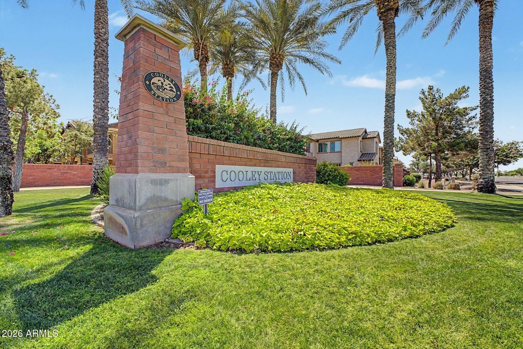 Photo of 905 S Osborn Lane, Gilbert, AZ 85296 (MLS # 7016214)