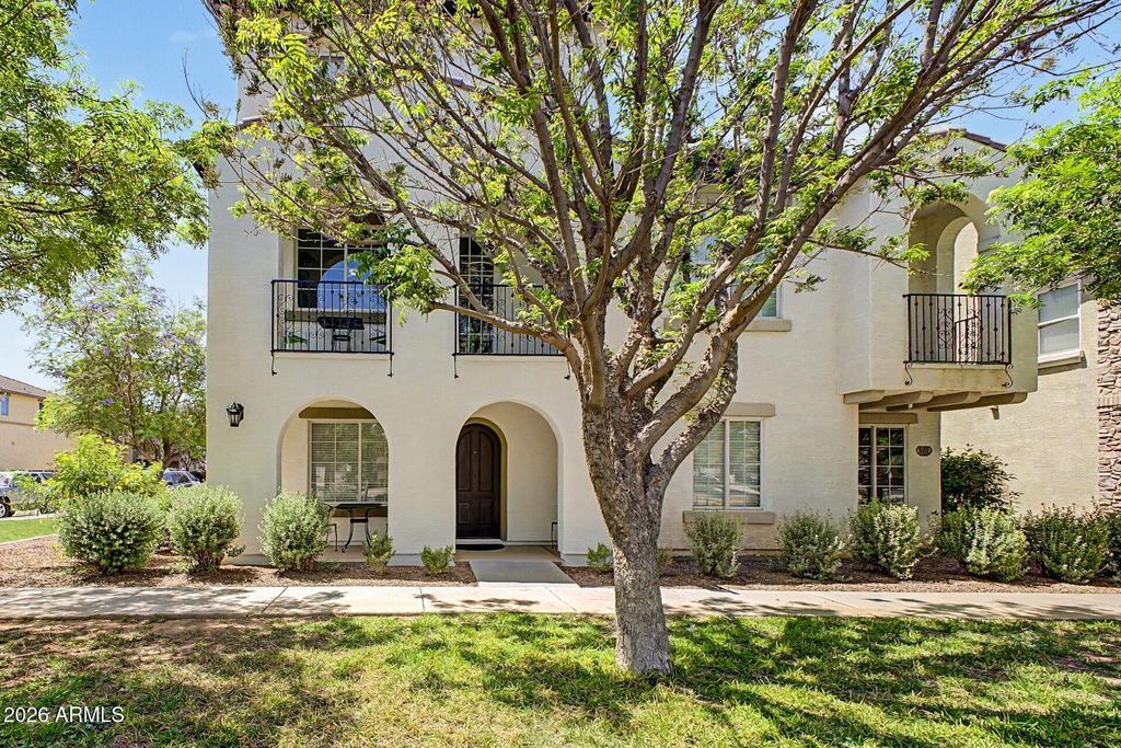 Photo of 905 S Osborn Lane, Gilbert, AZ 85296 (MLS # 7016214)