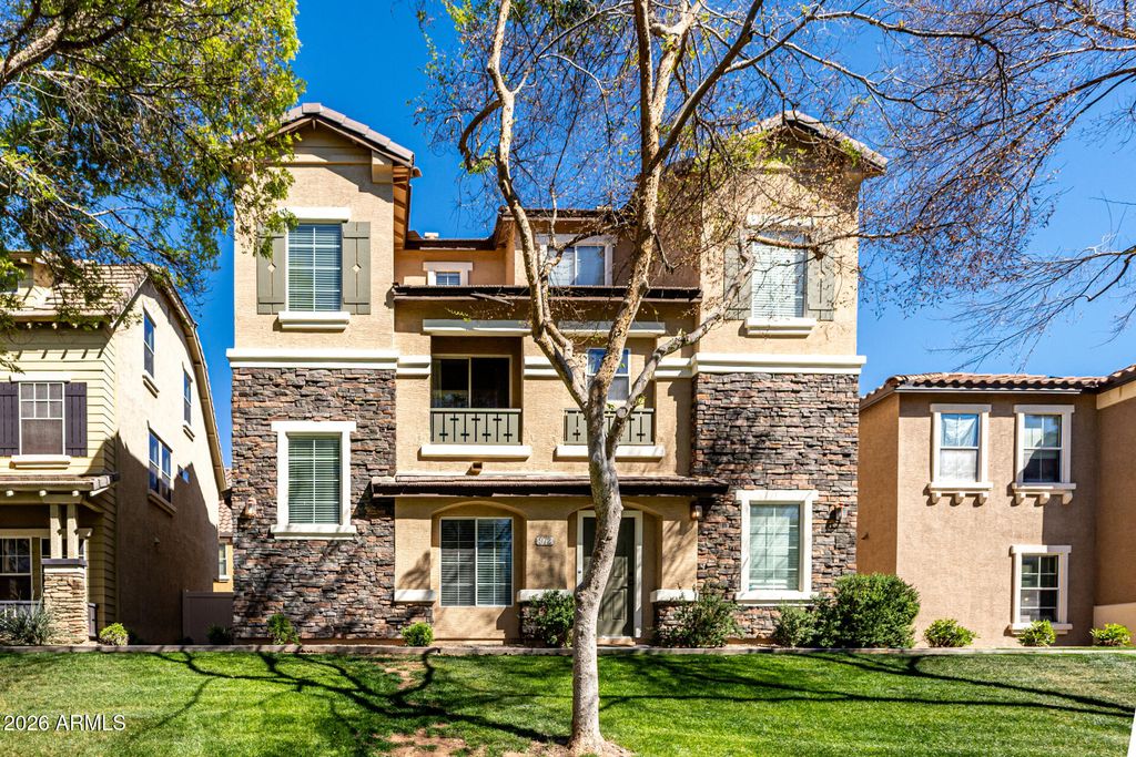 Photo of 970 W Aspen Way, Gilbert, AZ 85233 (MLS # 6996417)