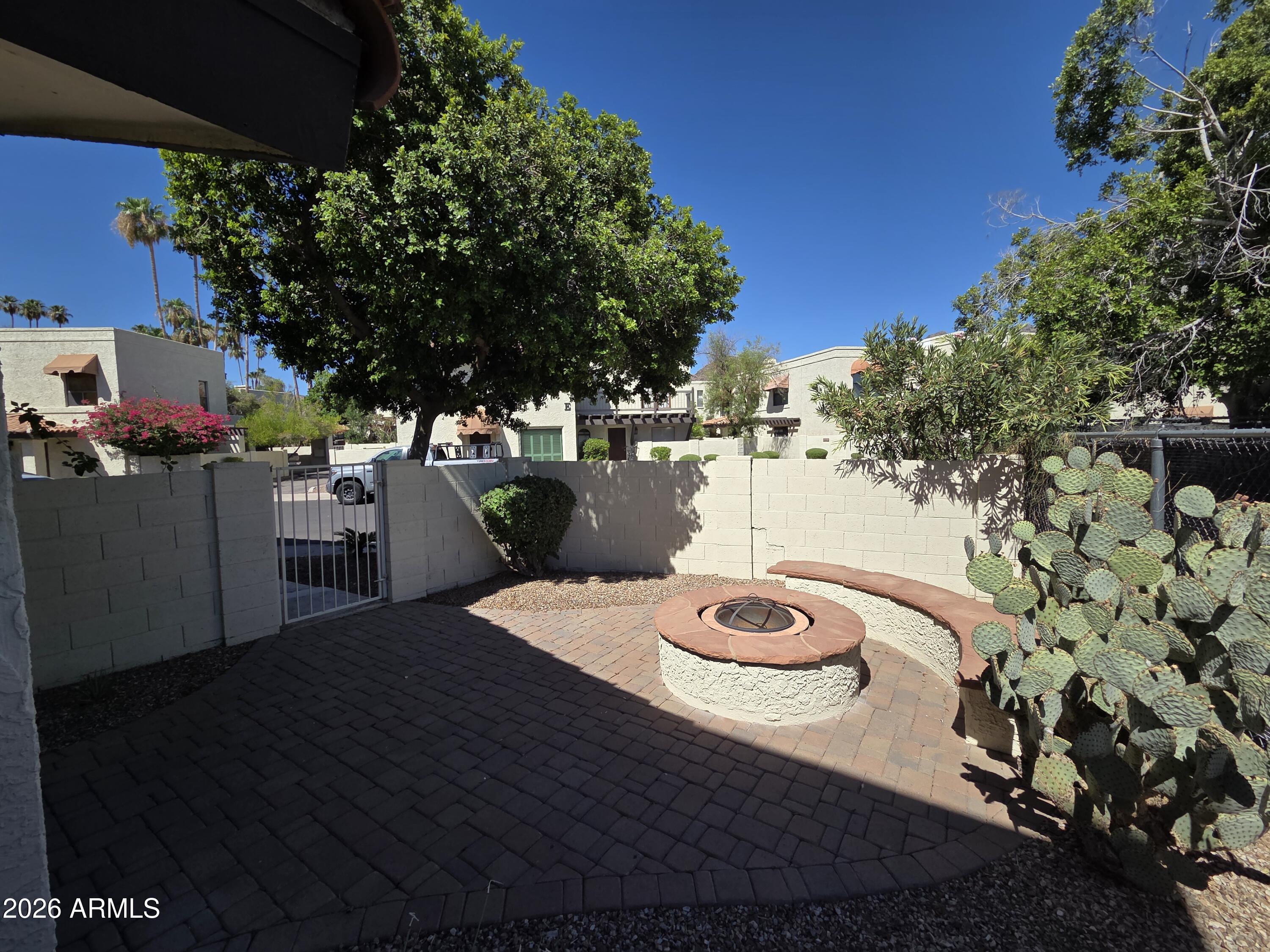 1809 E FRIER Drive 2