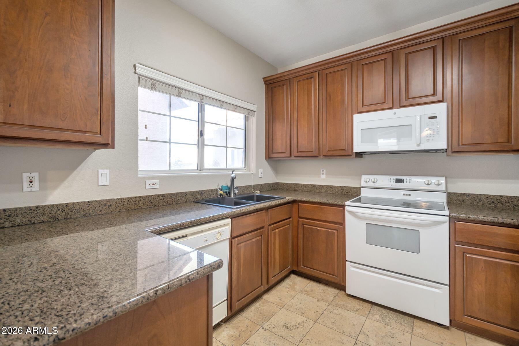1633 E LAKESIDE Drive 109