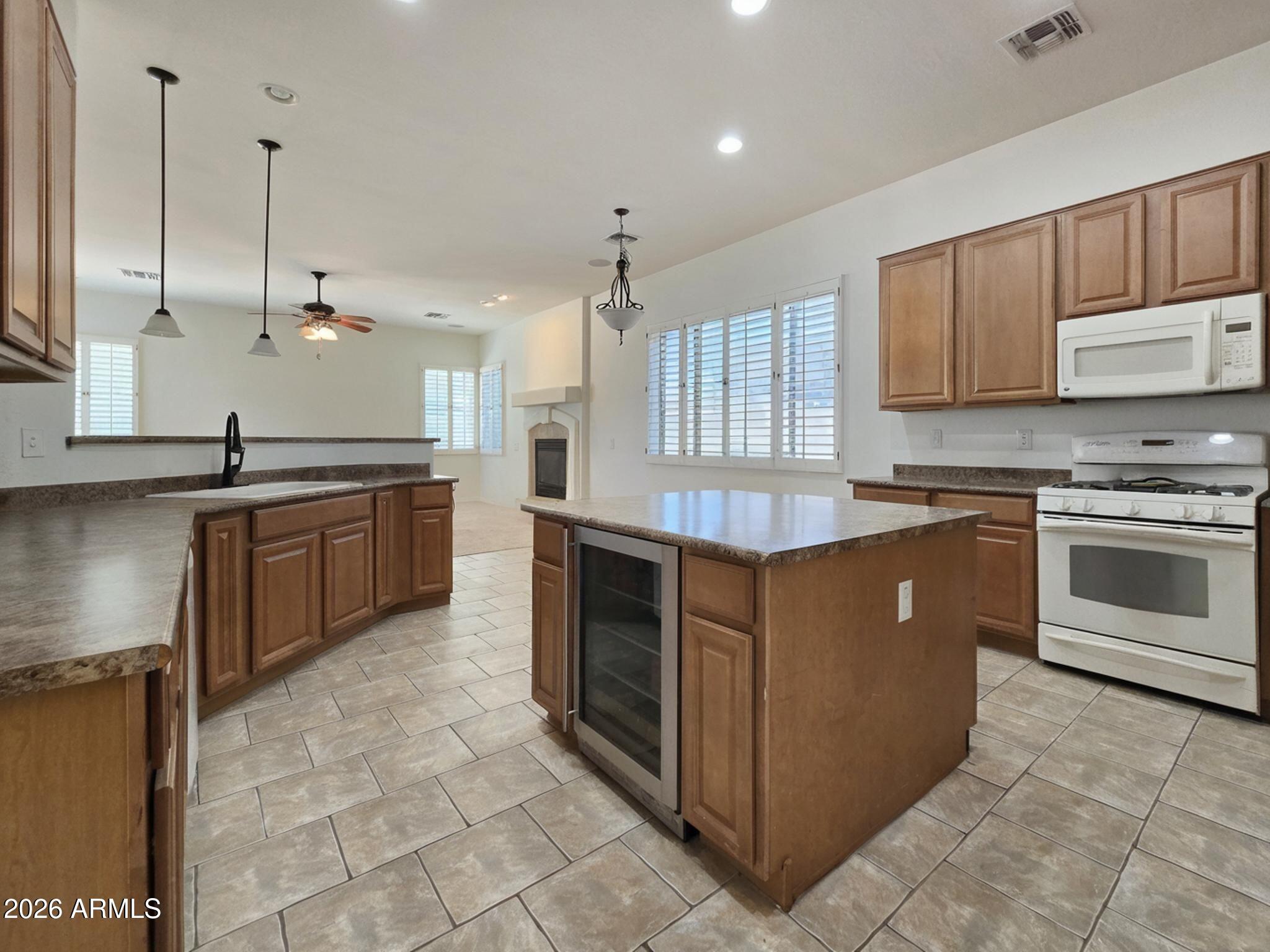 8614 W MORTEN Avenue