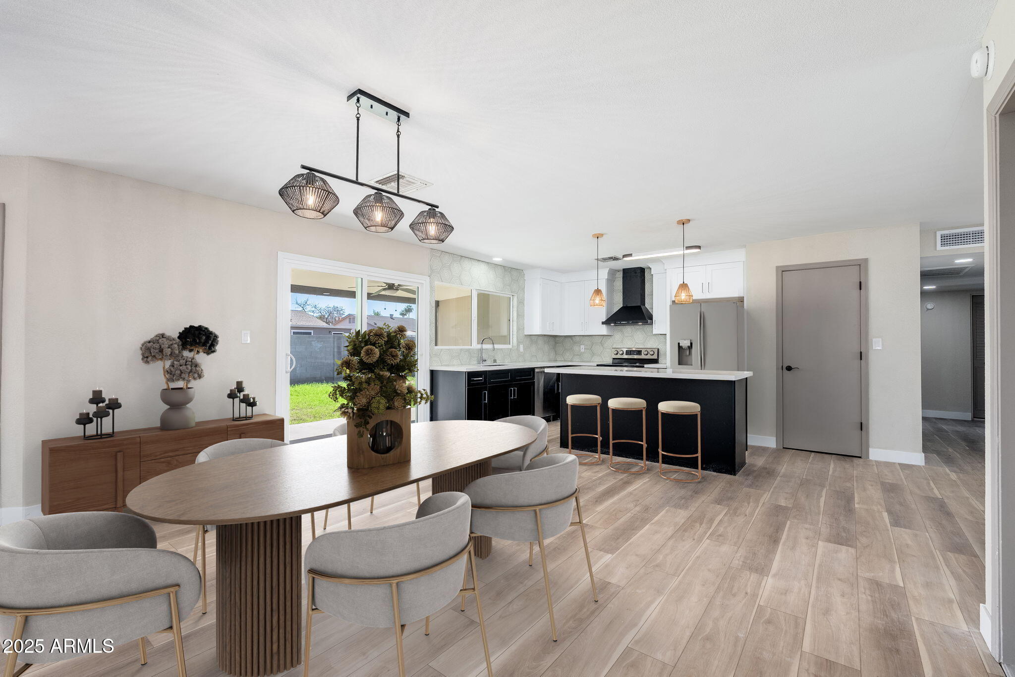 1805 W CHEYENNE Drive