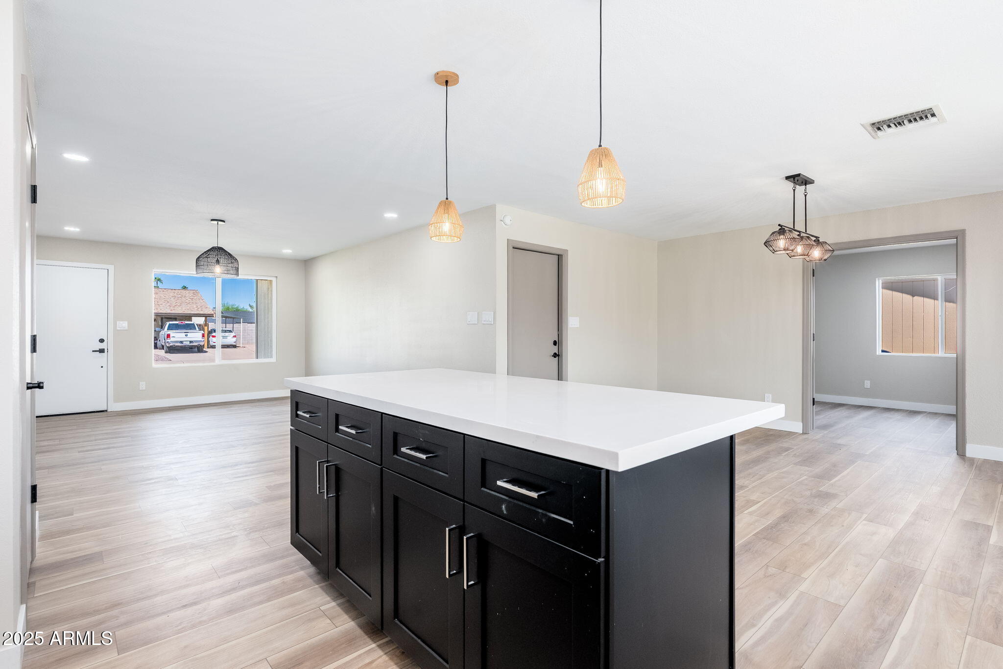 1805 W CHEYENNE Drive