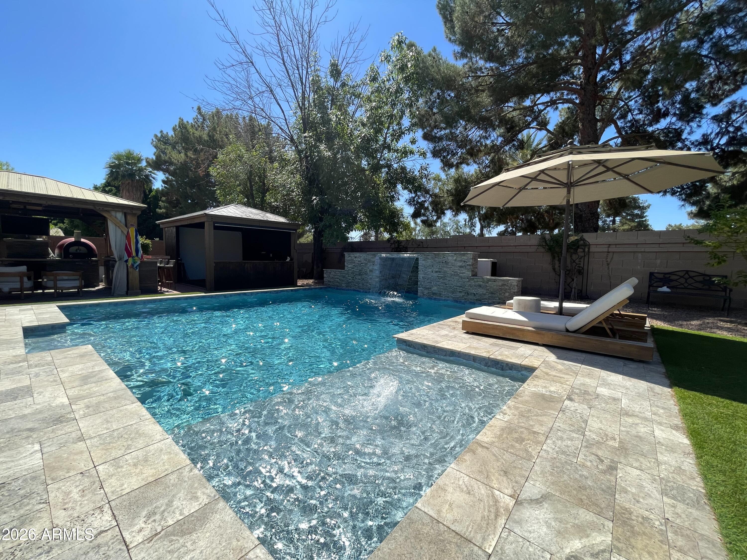 1721 W GARY Drive
