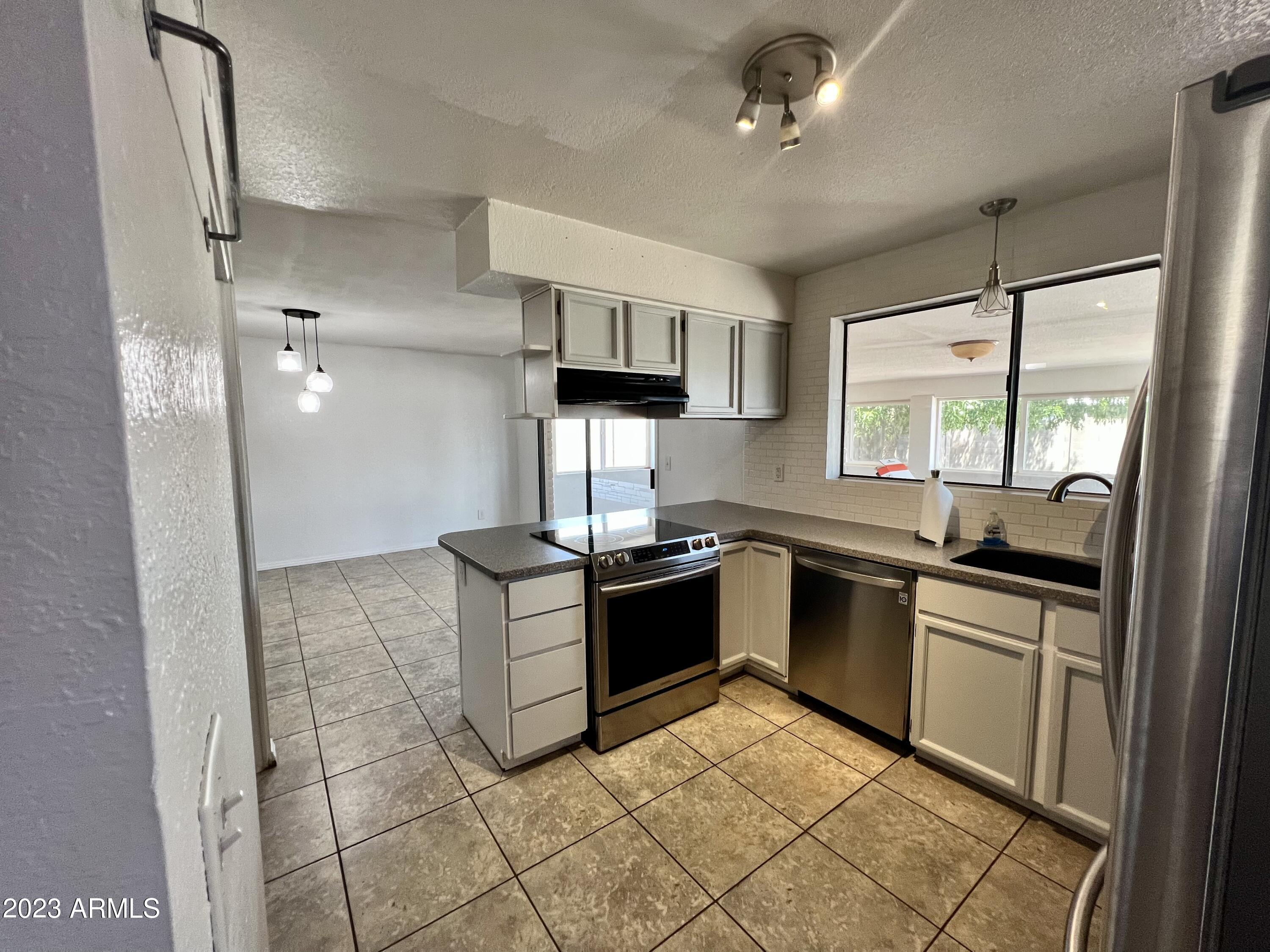 MONTEBELLO - Residential