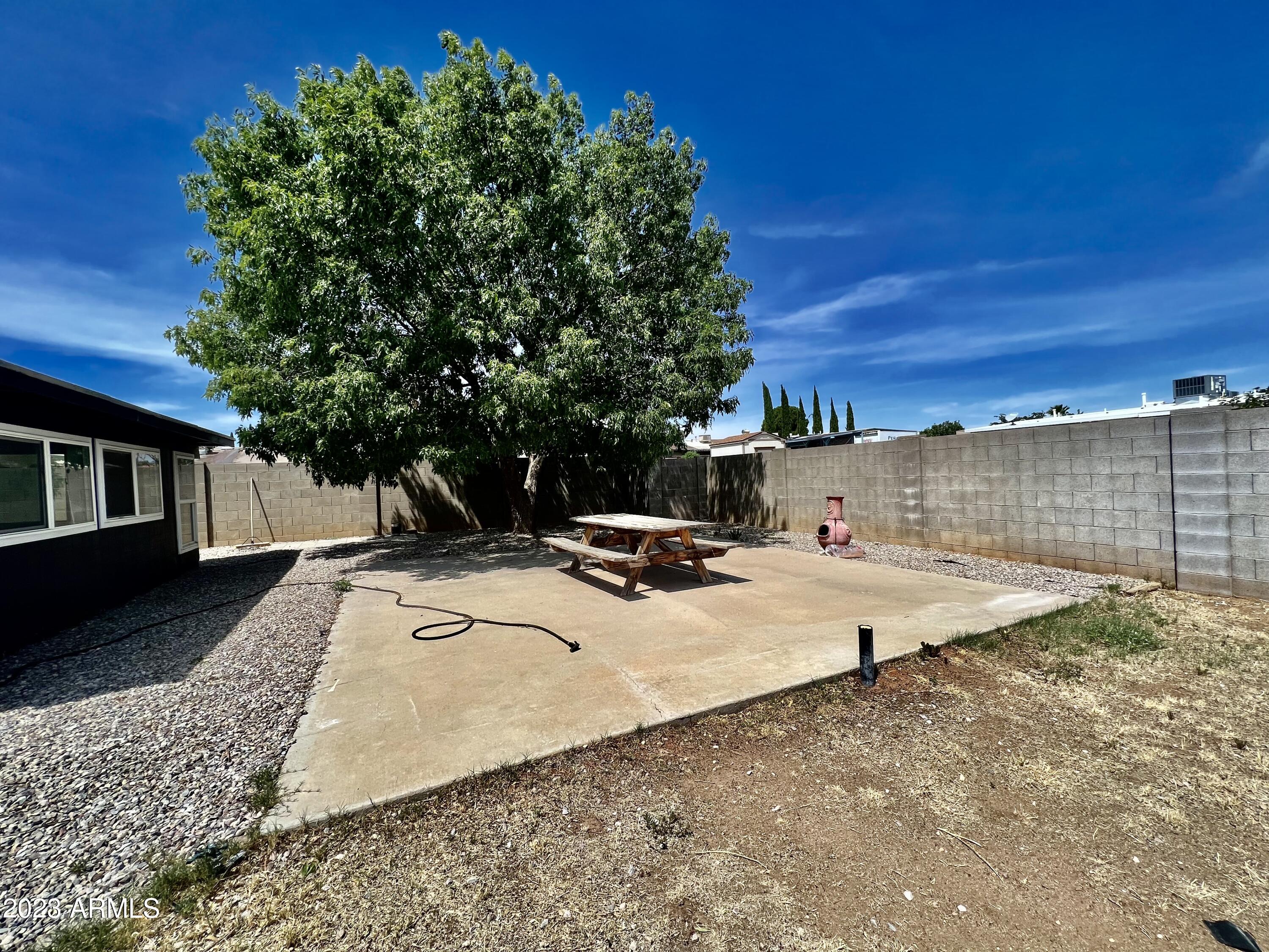 MONTEBELLO - Residential