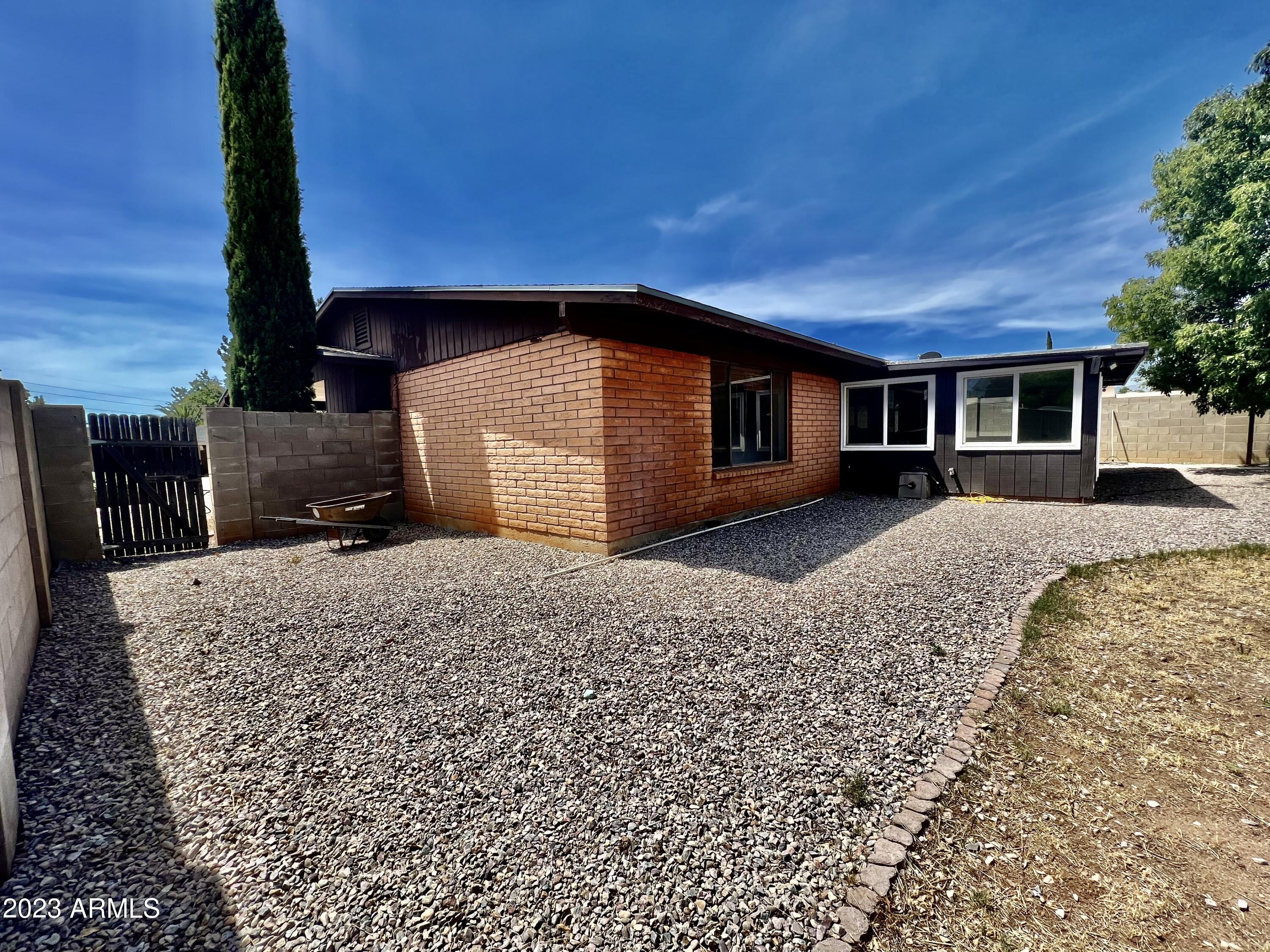 MONTEBELLO - Residential