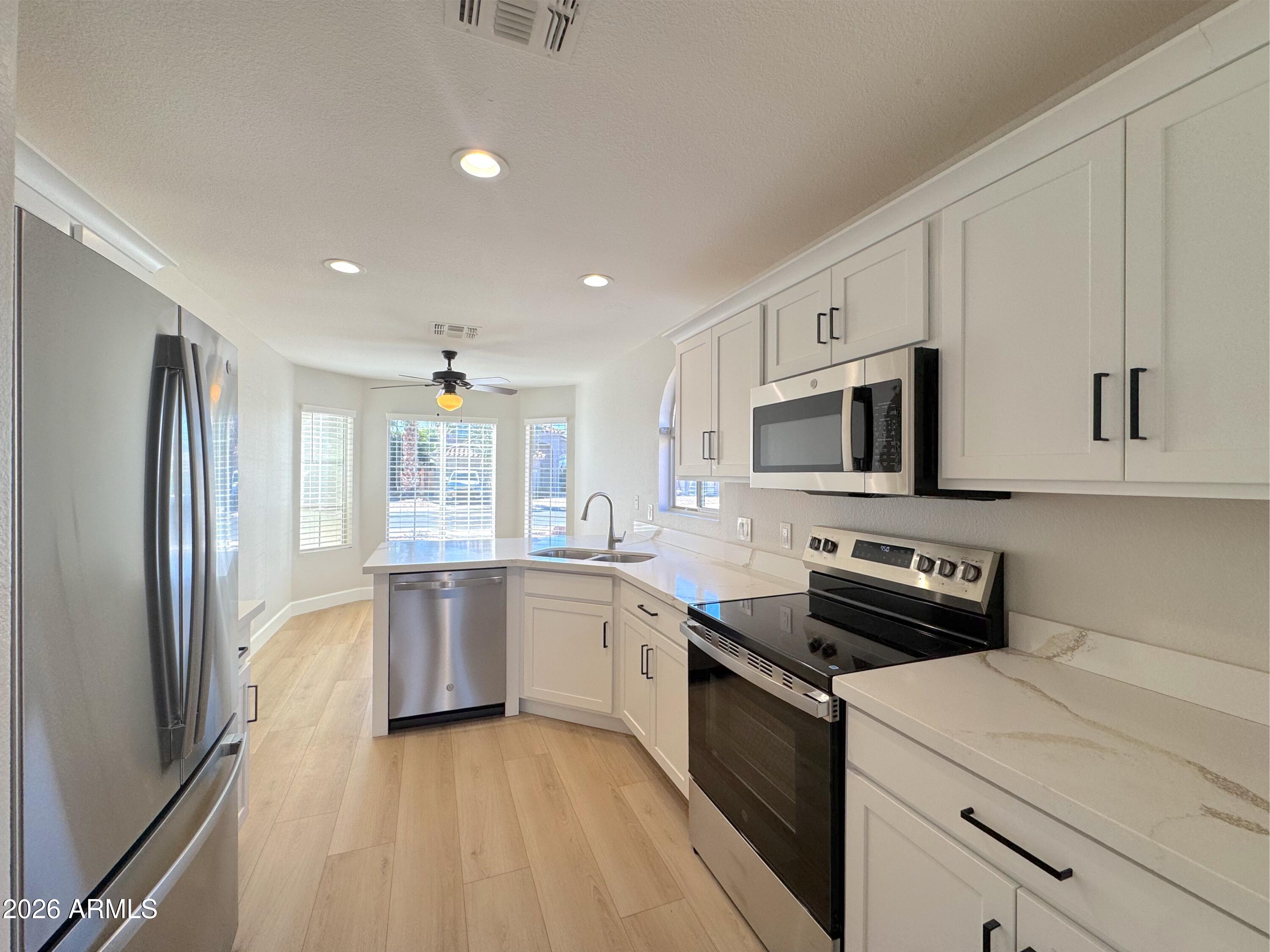 2516 E CAMELLIA Drive