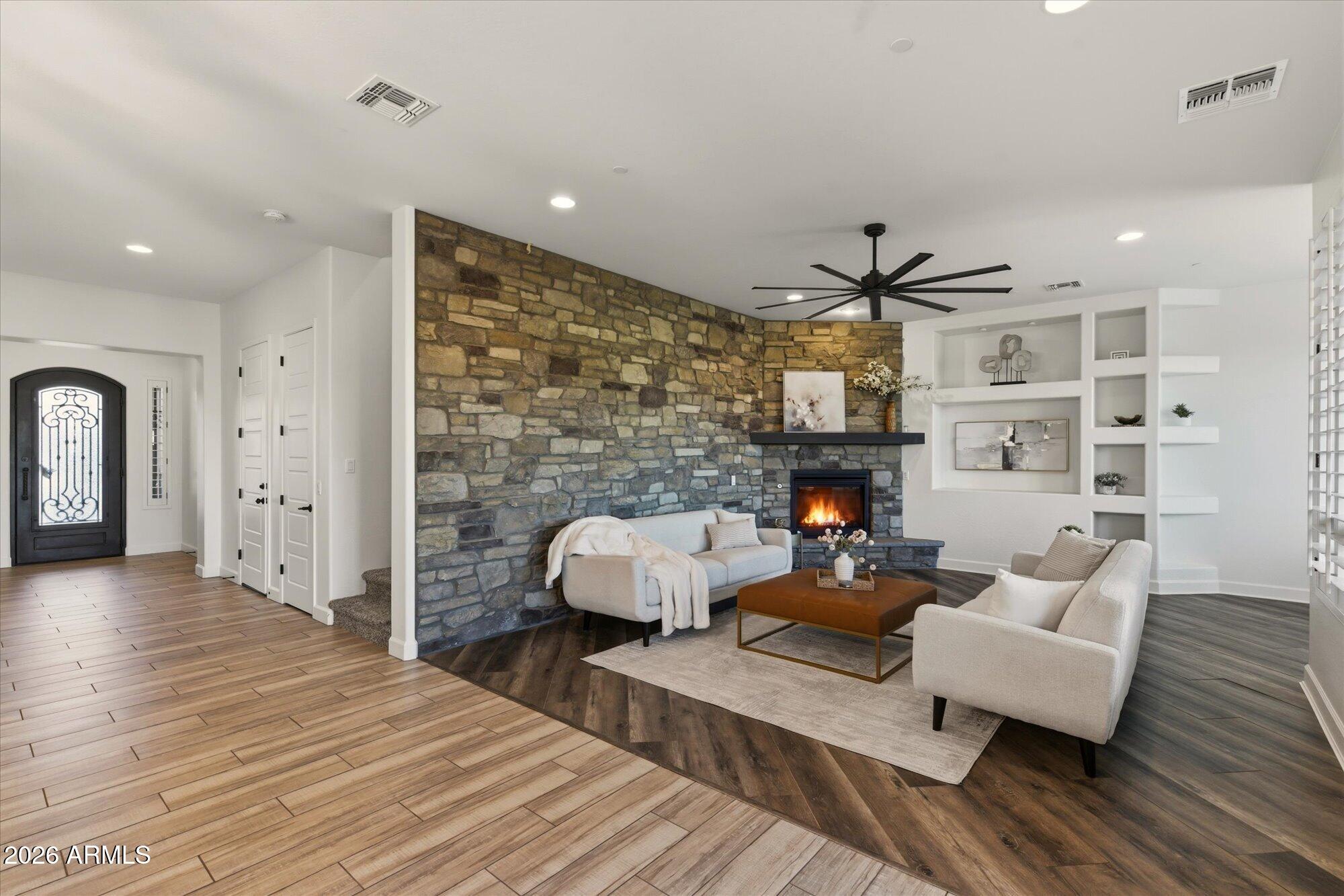 9127 E LYNWOOD Street