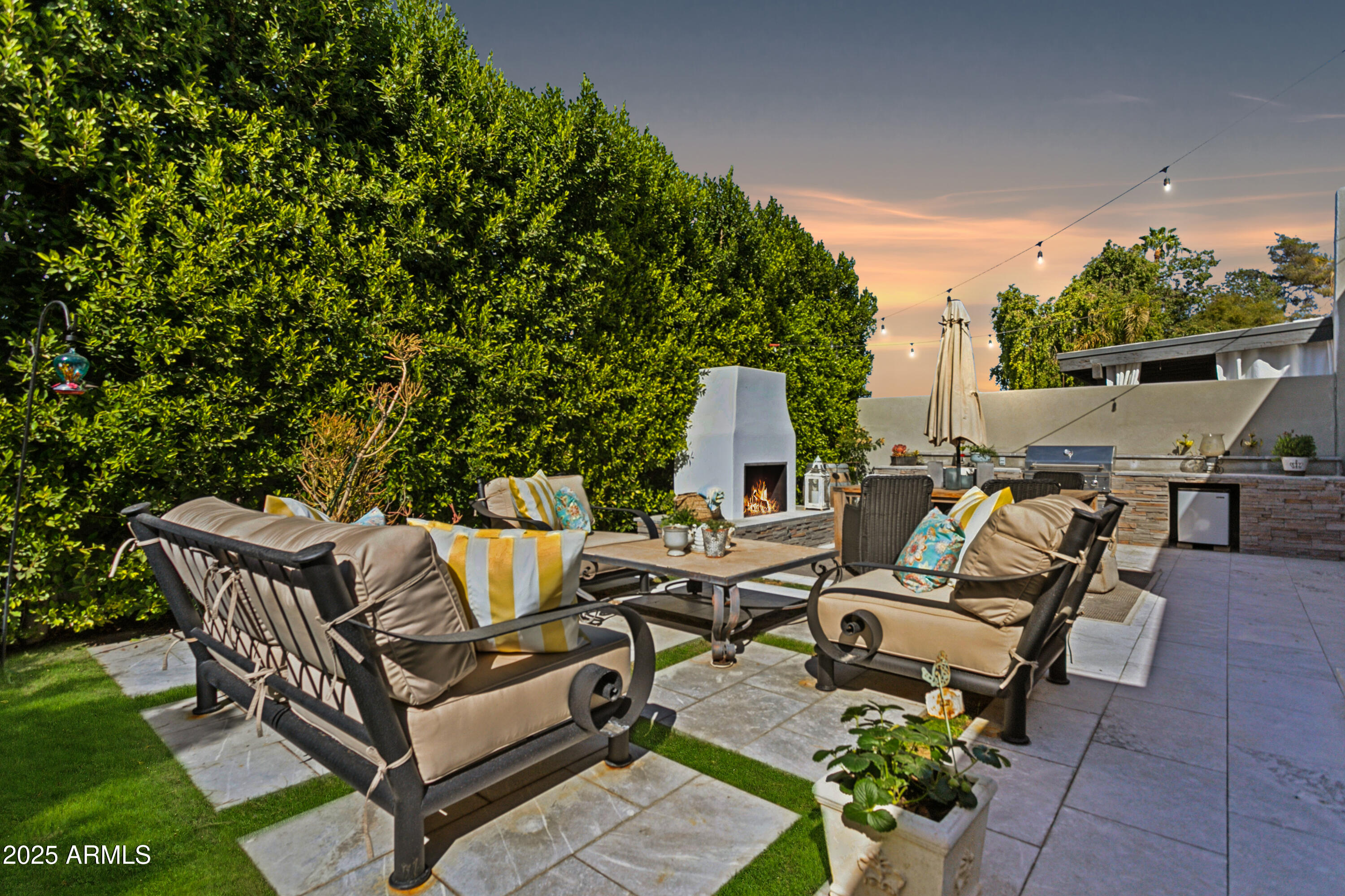 216 W Winged Foot Road