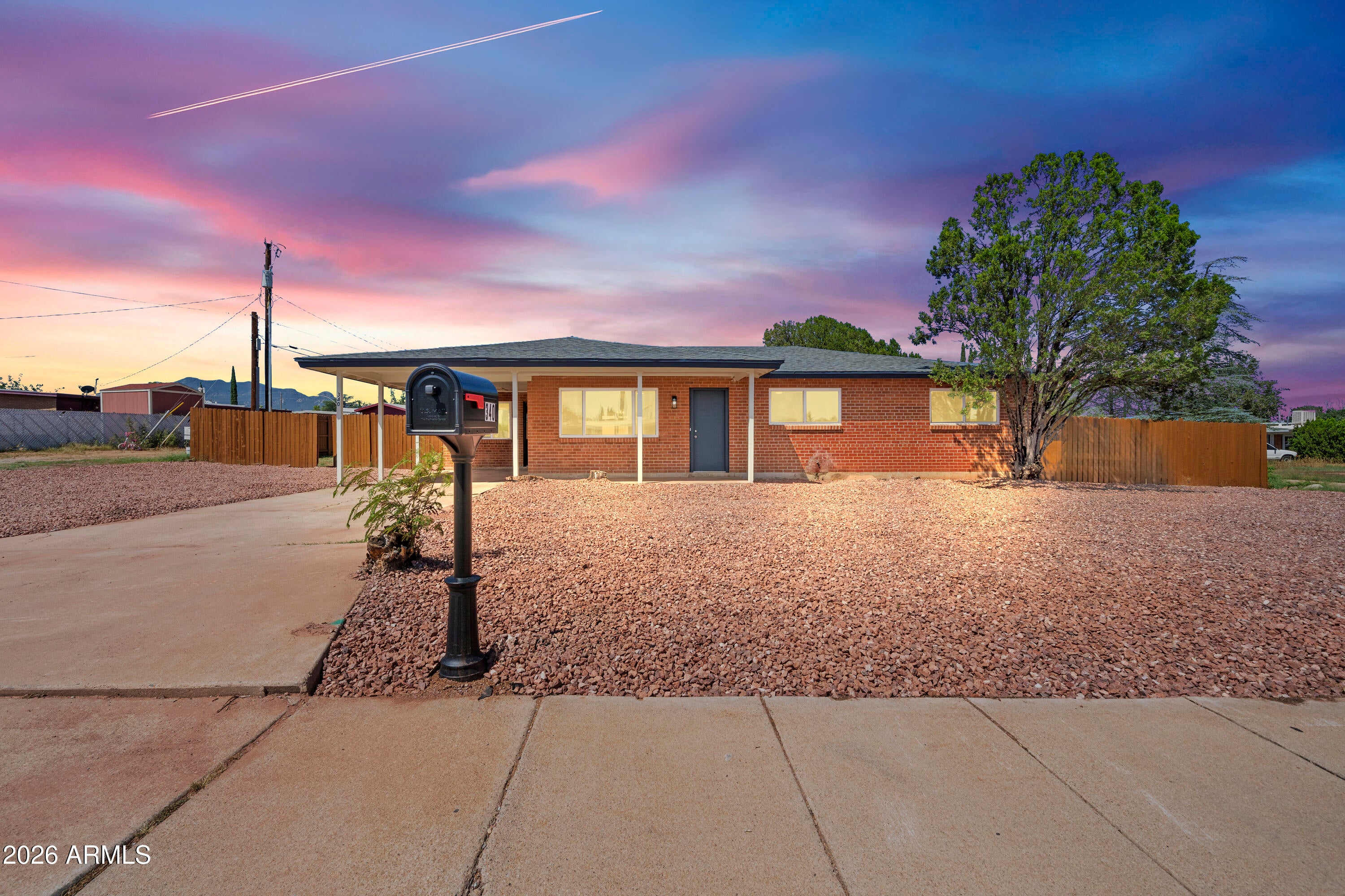 340 N LENZNER Avenue
