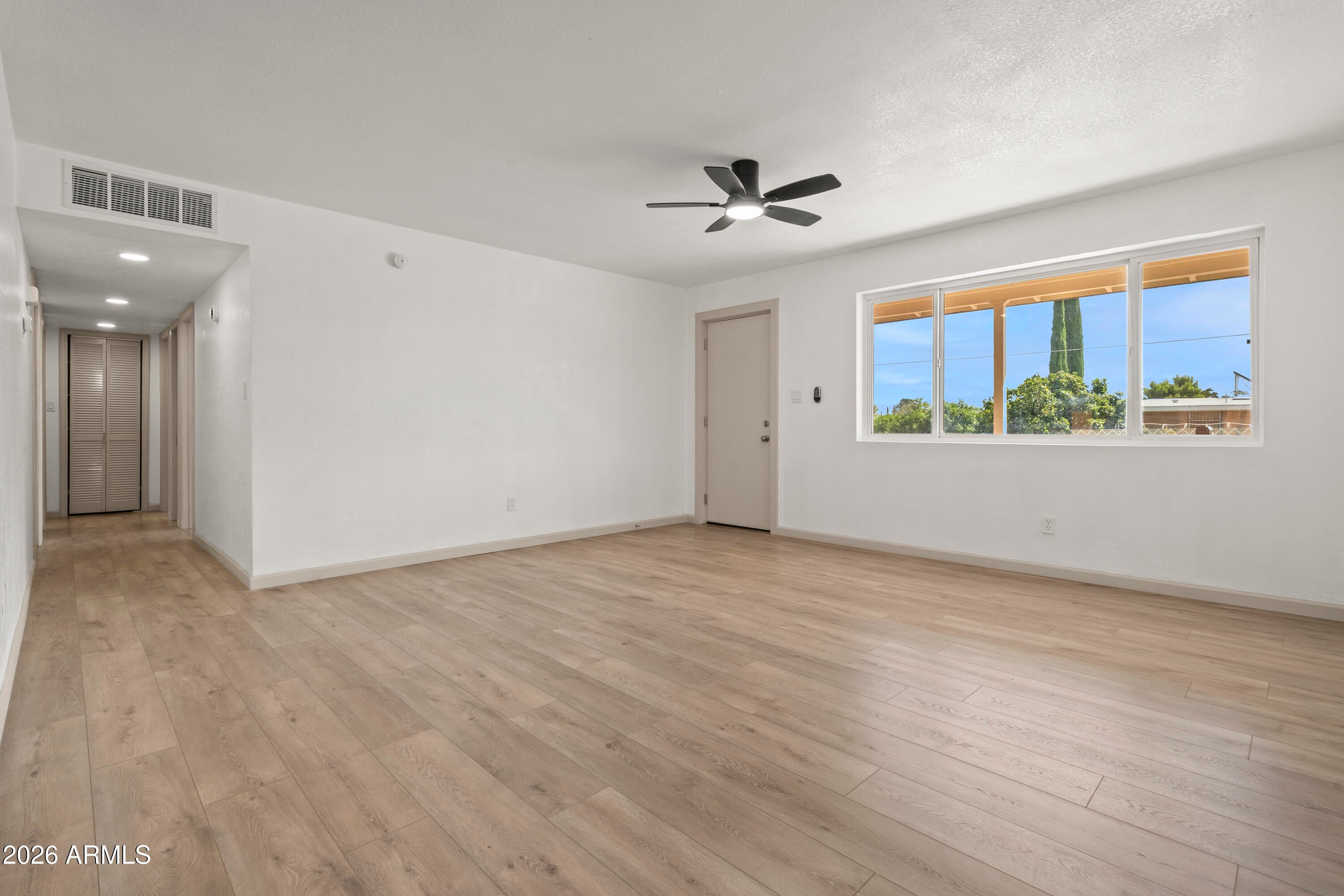 340 N LENZNER Avenue
