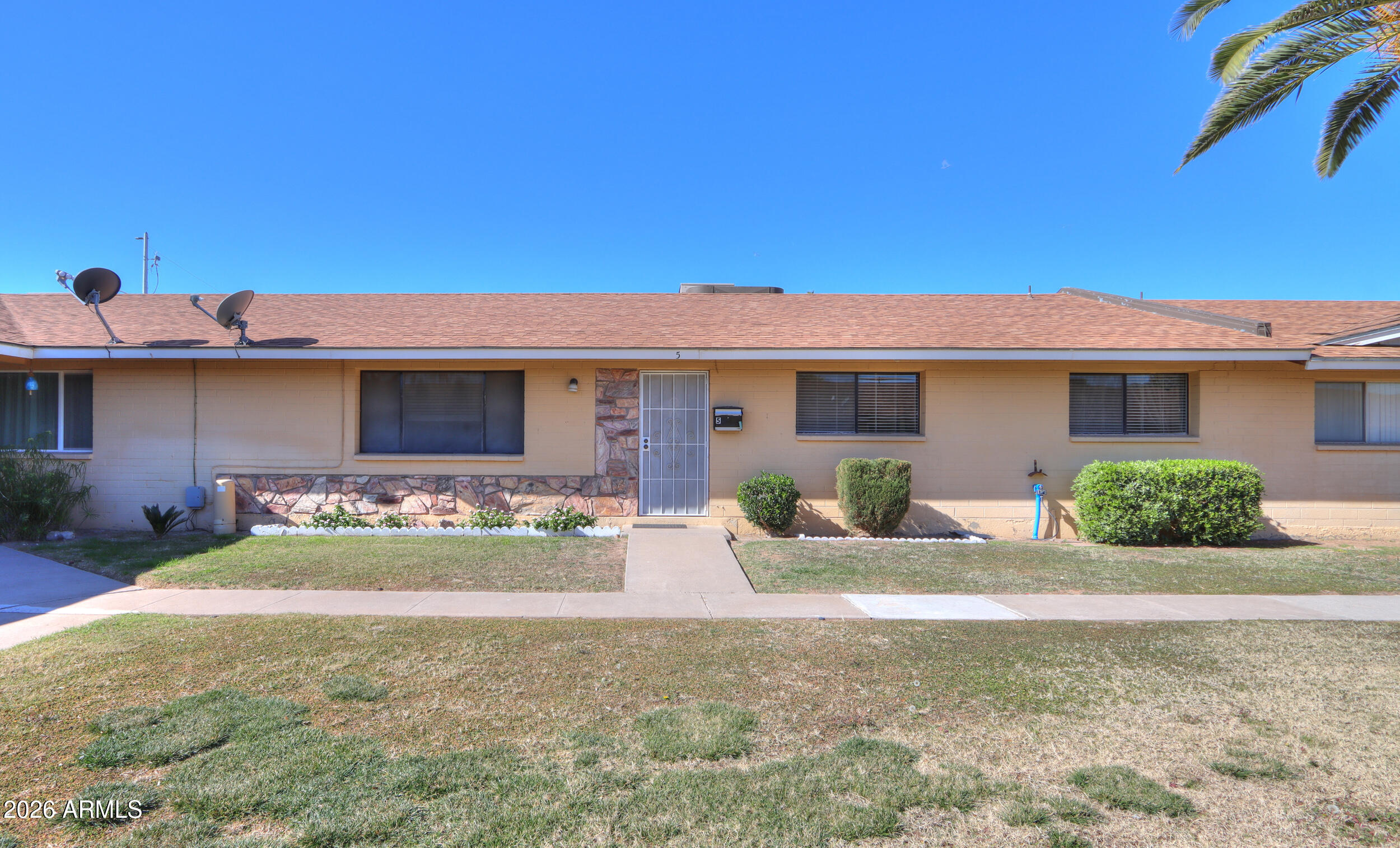 711 E LAUREL Drive 5