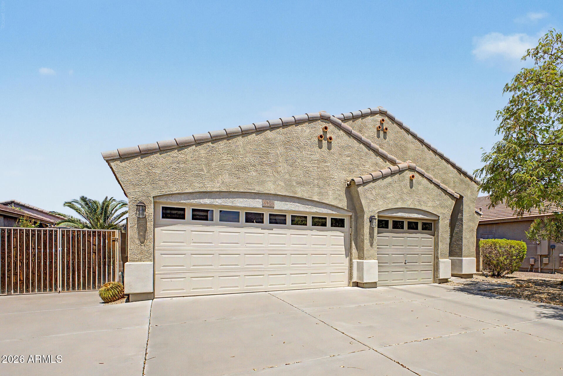 8352 W VOGEL Avenue