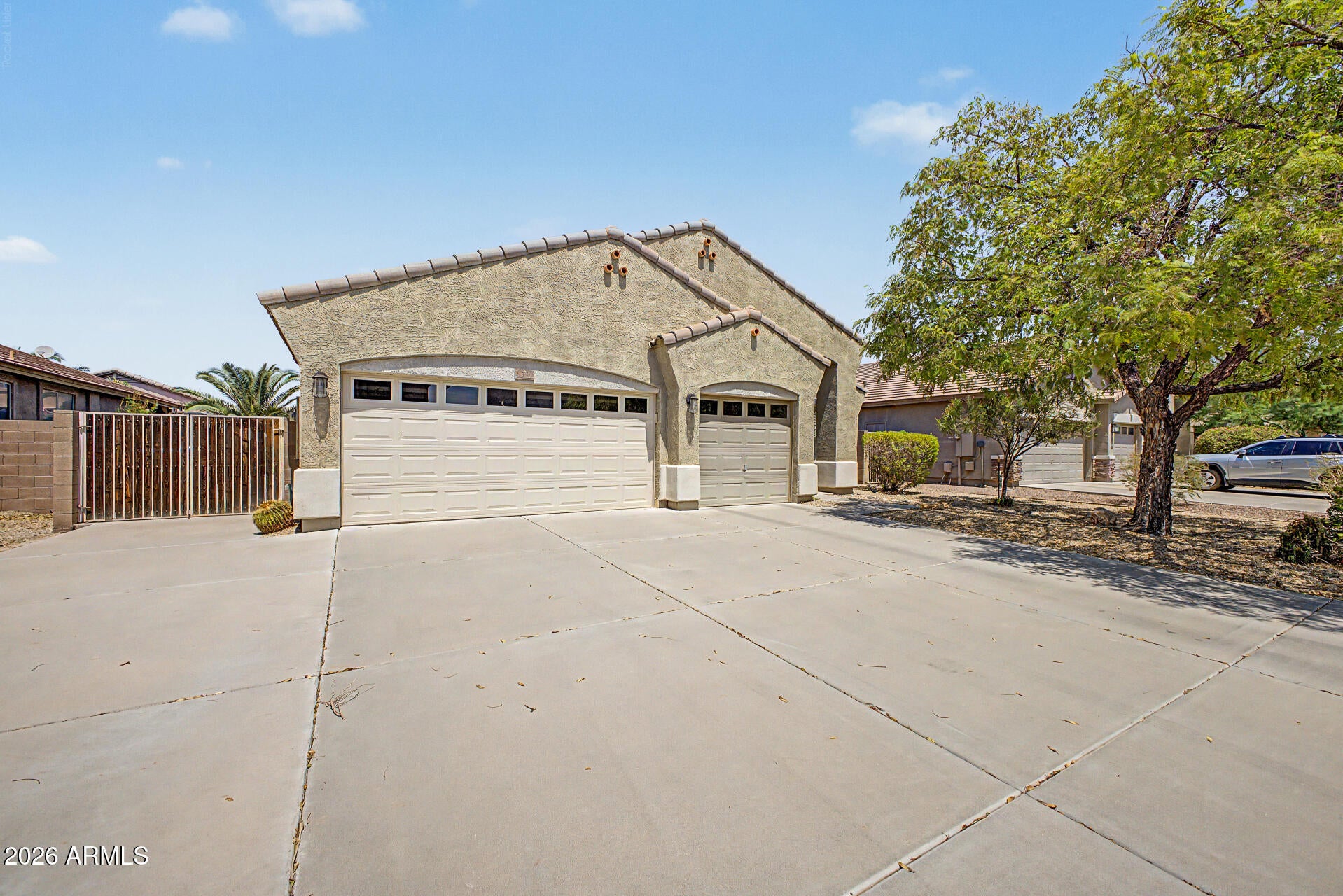 8352 W VOGEL Avenue