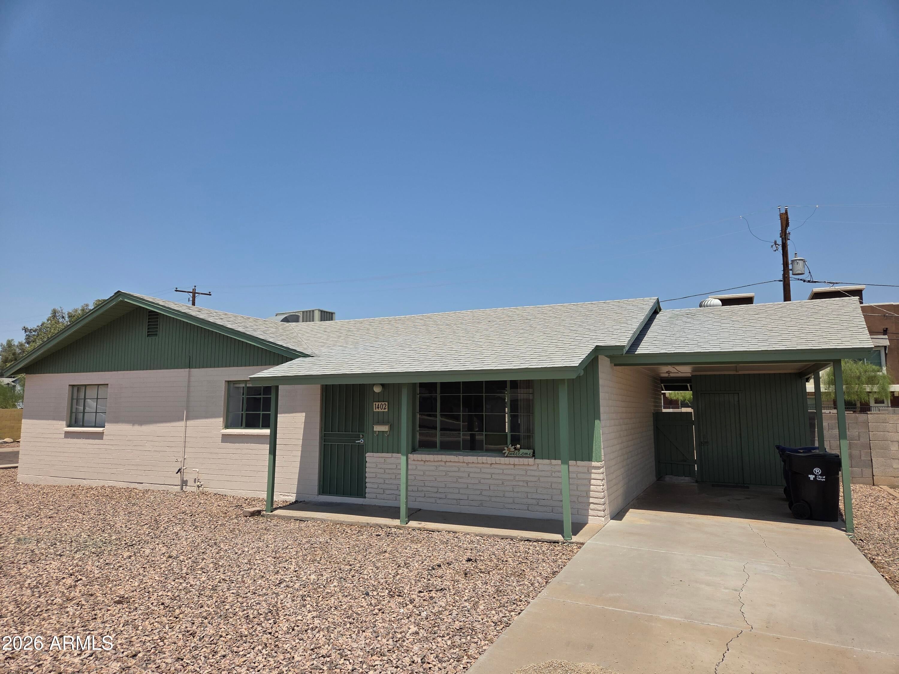 1402 E ORANGE Street