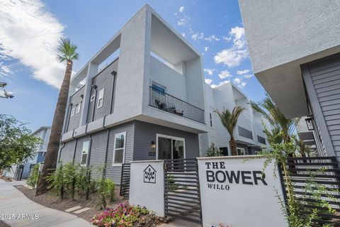 Photo of 127 W Holcomb Lane, Phoenix, AZ 85003 (MLS # 6953712)