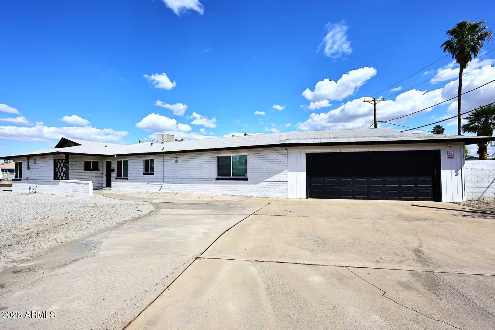 2002 W TURNEY Avenue