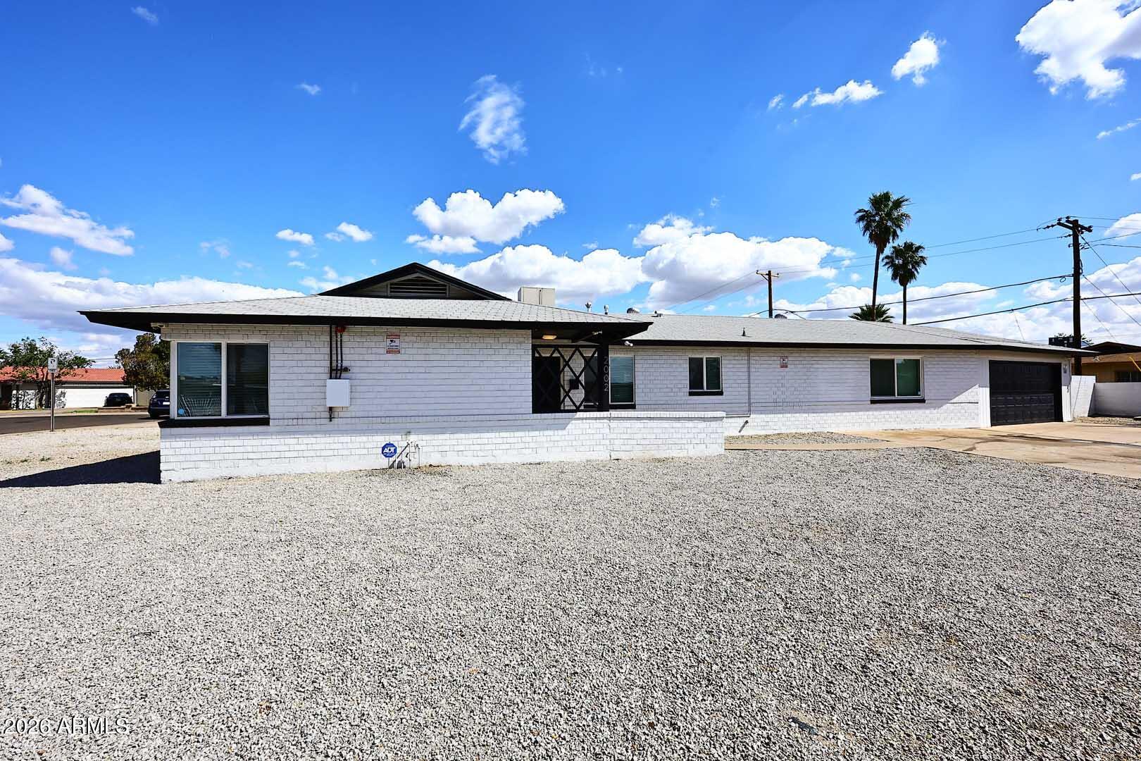 2002 W TURNEY Avenue