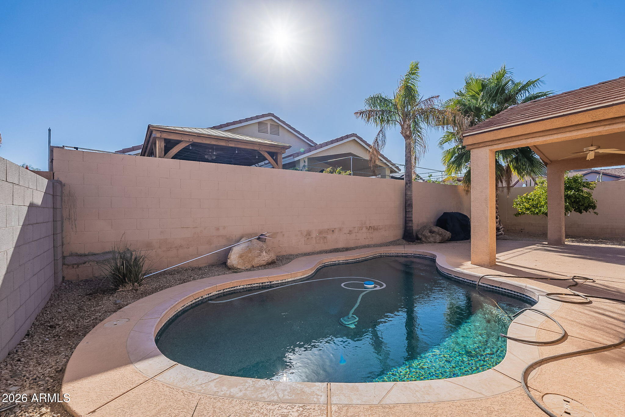 2103 E Wahalla Lane