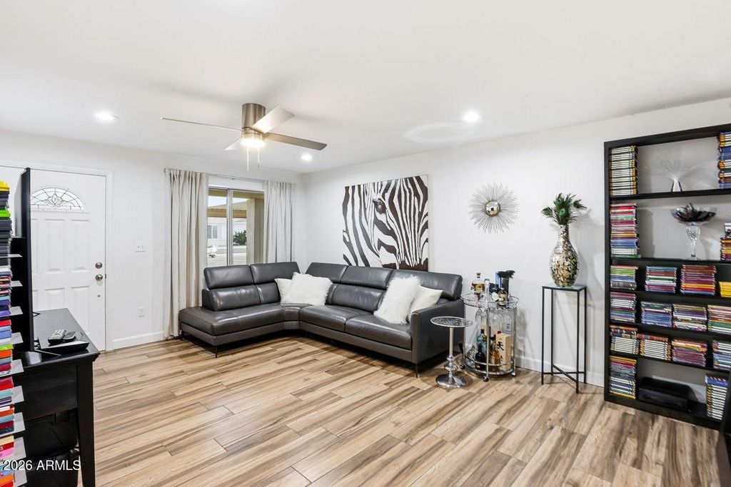 Photo of 3444 E Paradise Drive, Phoenix, AZ 85028 (MLS # 6977033)